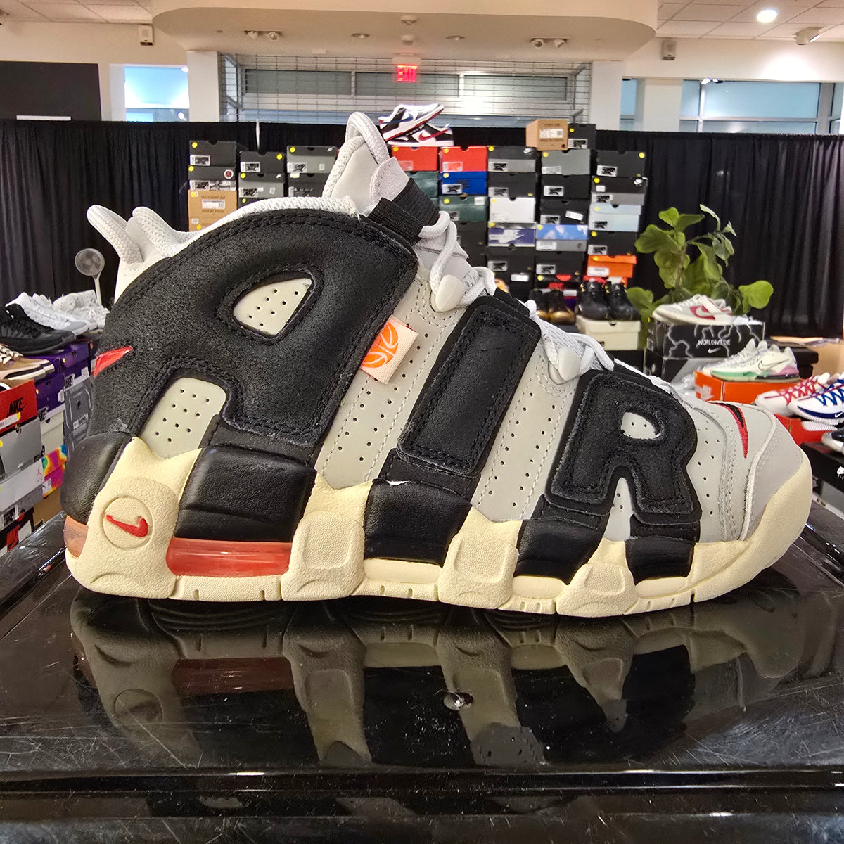 Nike Air More Uptempo Hoops (GS) SZ 6.5Y