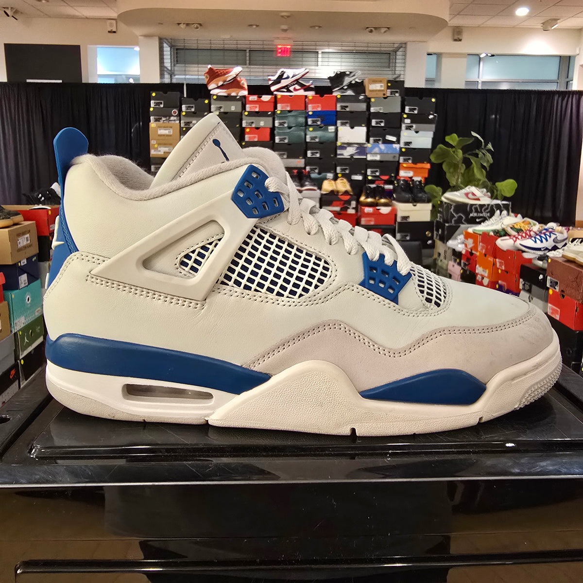 Jordan 4 Retro Military Blue (2024) SZ 9.5 USED NO BOX
