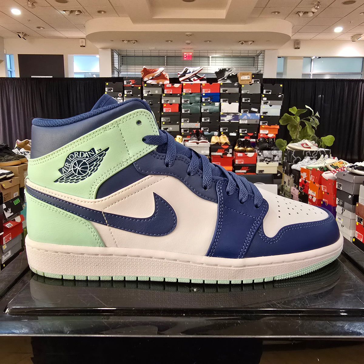 Jordan 1 Mid Mystic Navy Mint Foam SZ 9.5 USED
