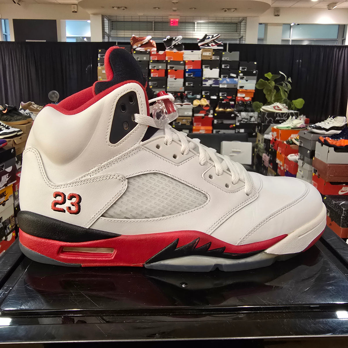 Jordan 5 Retro Fire Red Black Tongue (2013) SZ 11.5 USED