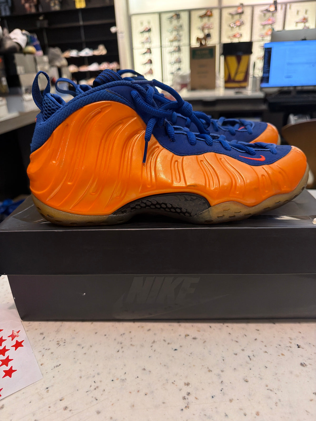 Nike Air Foamposite One Knicks SZ 9.5 USED