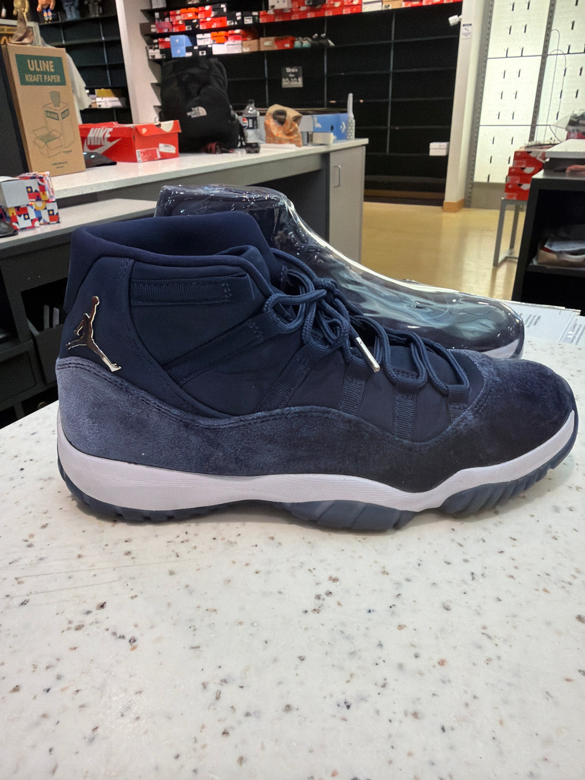 Jordan 11 Retro Midnight Navy (Women's) SZ 11.5/10M USED NO BOX
