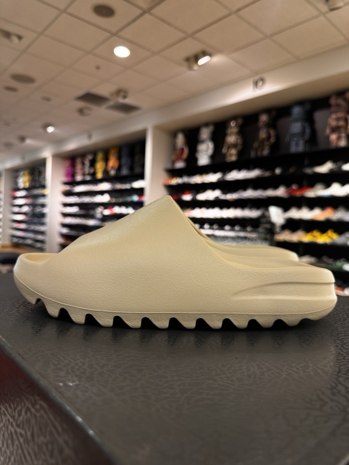 Adidas Yeezy Slide Bone 22/23 Restock Size 8