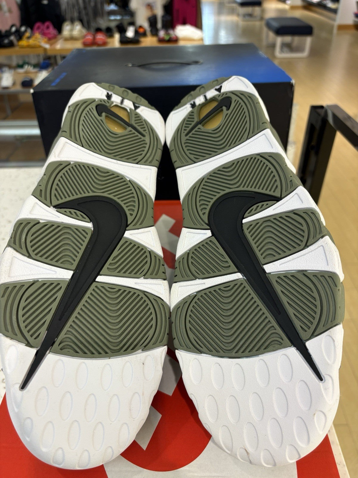 Nike Air More Uptempo Shine Women’s Size 12 DEFECT