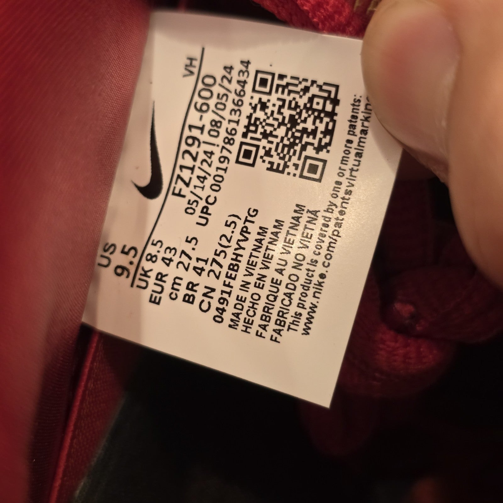 Size 9.5 - Nike The Wizard of Oz x Dunk SB Low Poppy Field