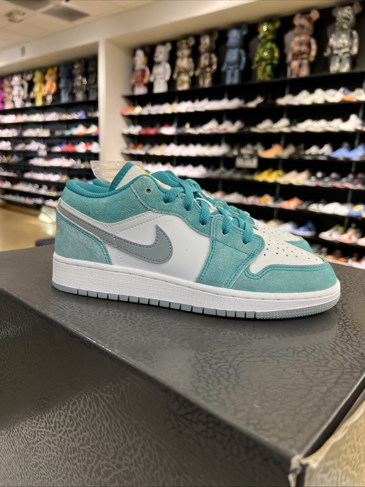 Nike Air Jordan 1 Low SE Emerald Green Sz 5.5Y