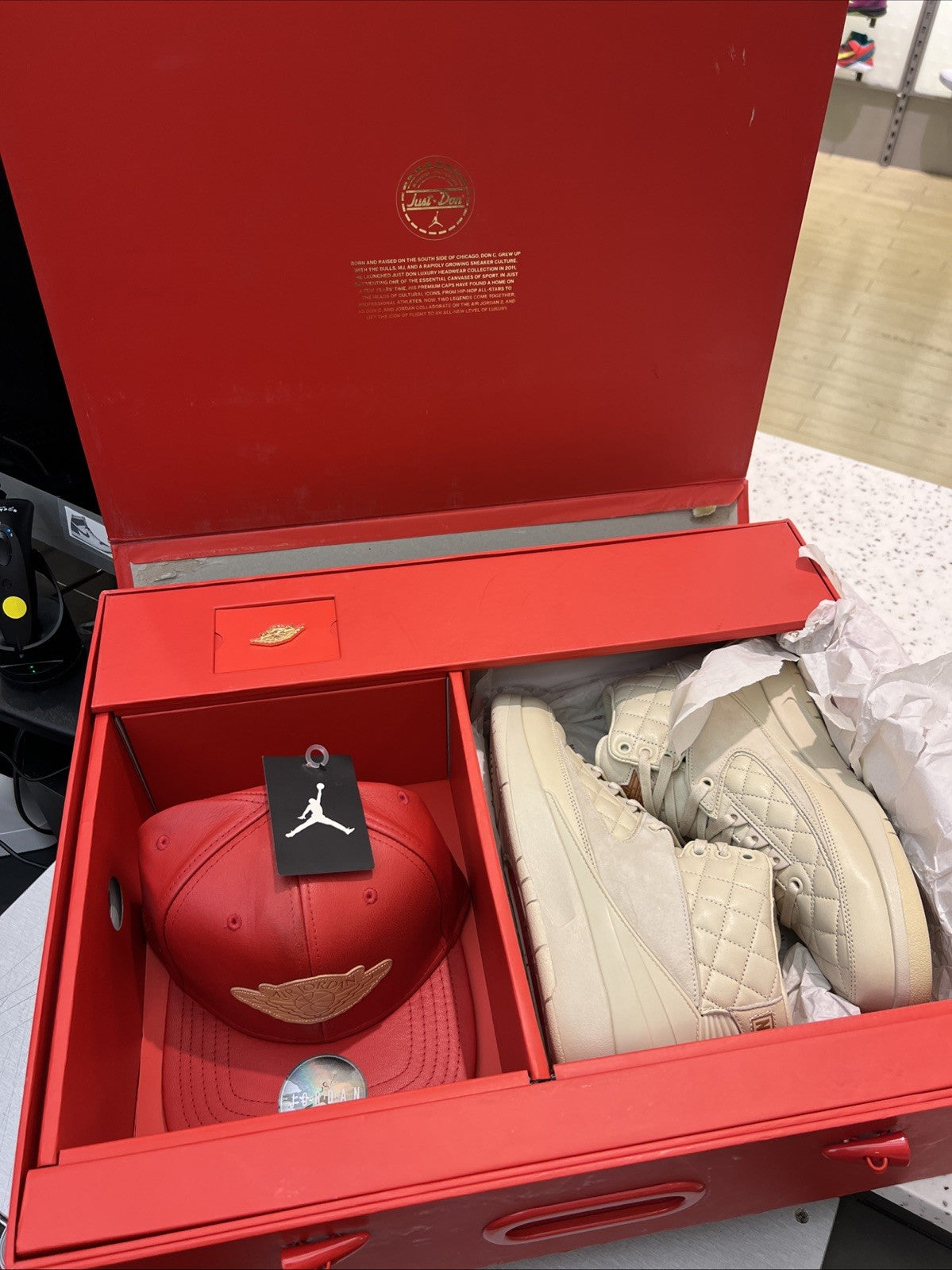 Air Jordan RETRO 2 'JUST DON BEACH' Sz 8.5 DEFECT
