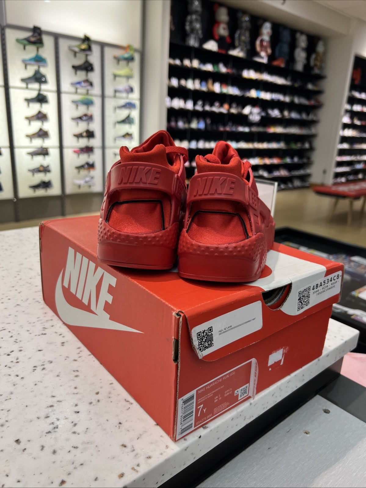 Nike Huarache Run University Red Sz 7Y