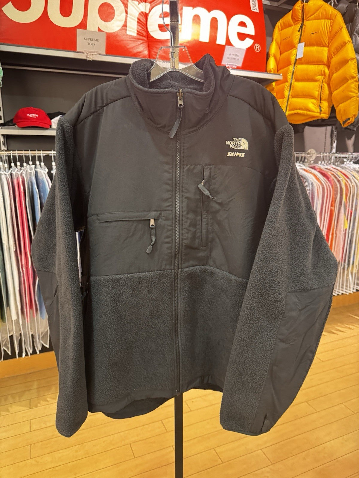 Skims X The North Face 1995 Retro Denali Fleece Jacket in Onyx Size XL