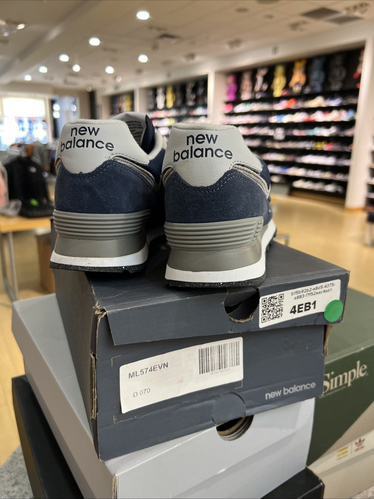 New Balance 574 Core Navy Casual Sneakers ML574EVN Sz 7