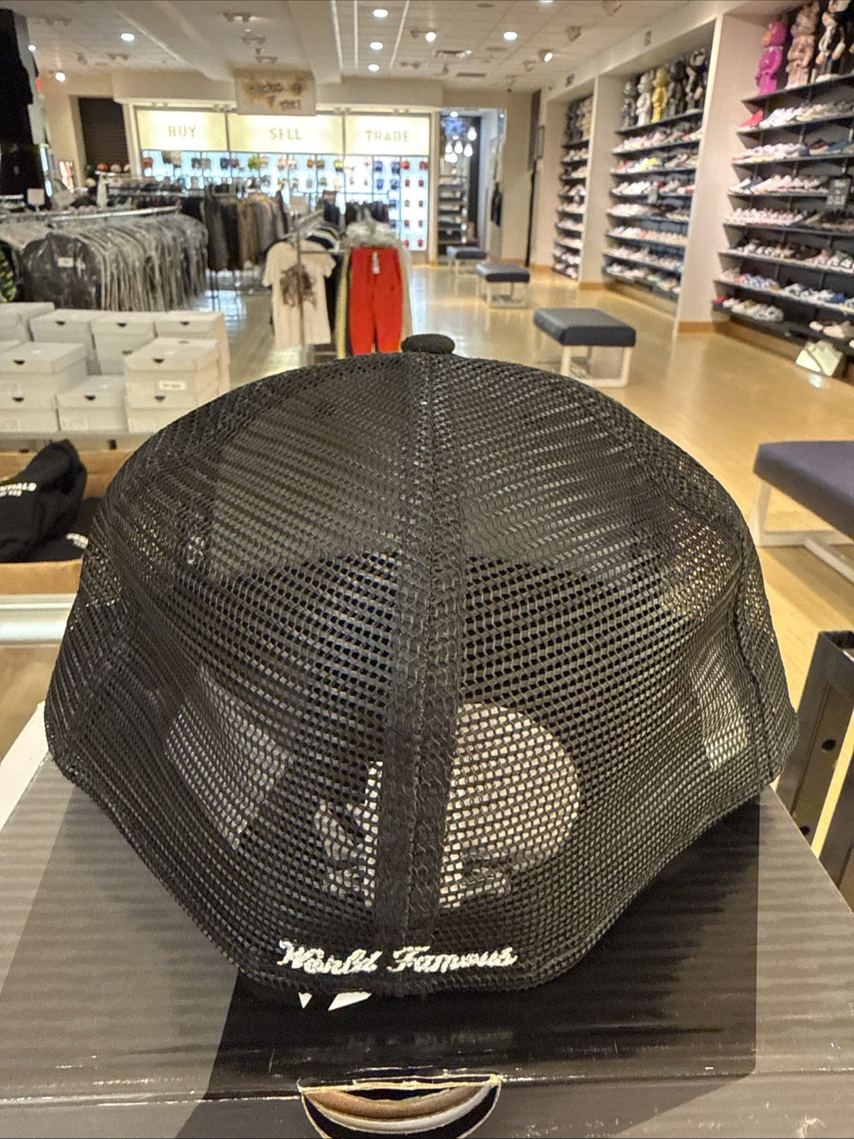 supreme Box Logo black mesh back New Era