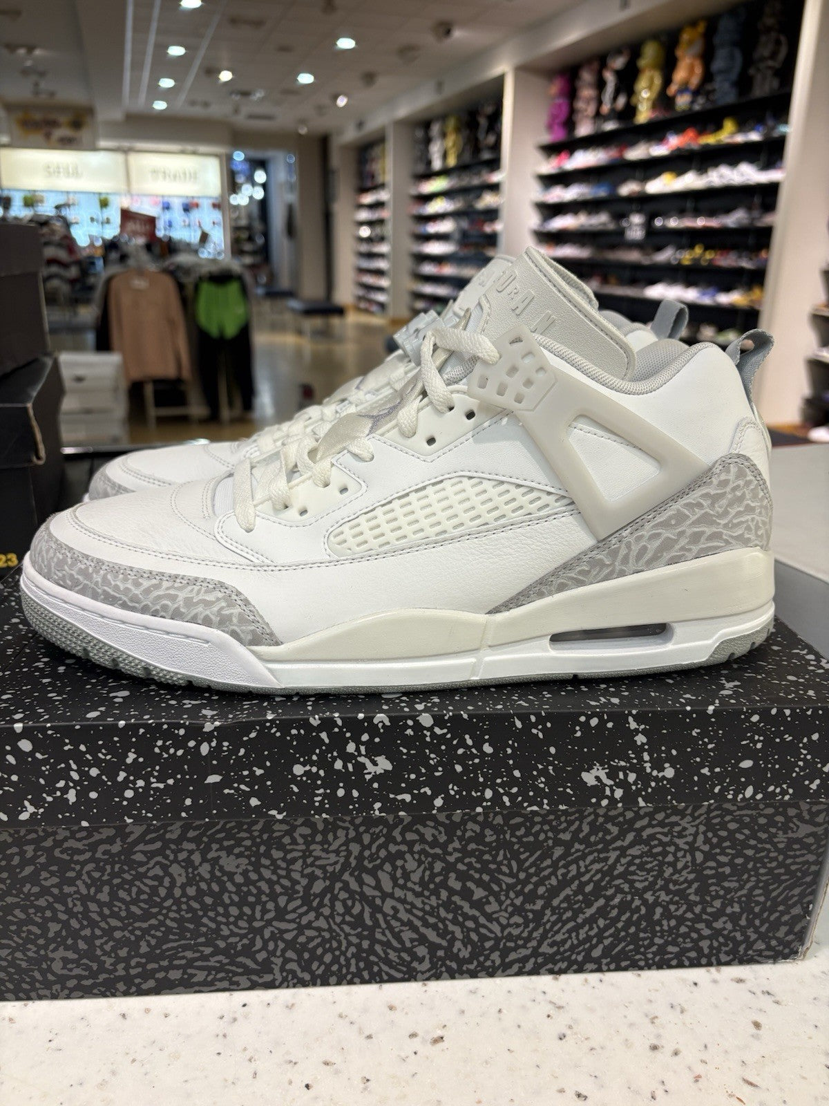 Jordan Spizike Low Summit White Photon Dust Size 13