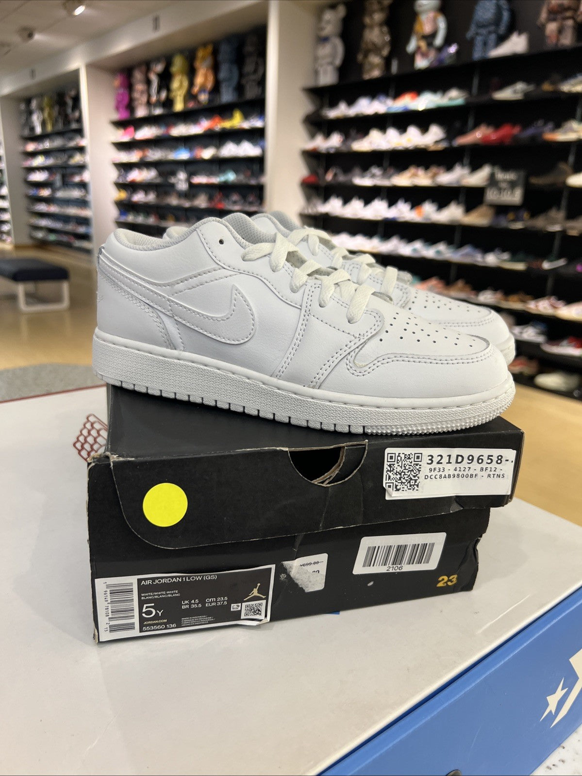 Jordan 1 Low Triple White 2023 GS Kids Sz 5Y