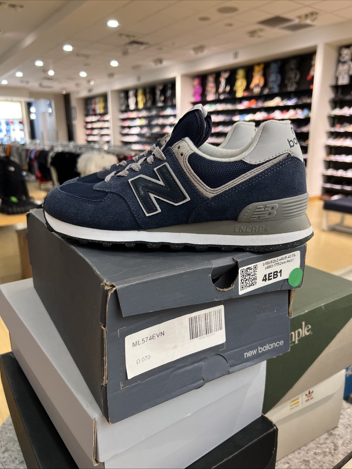 New Balance 574 Core Navy Casual Sneakers ML574EVN Sz 7