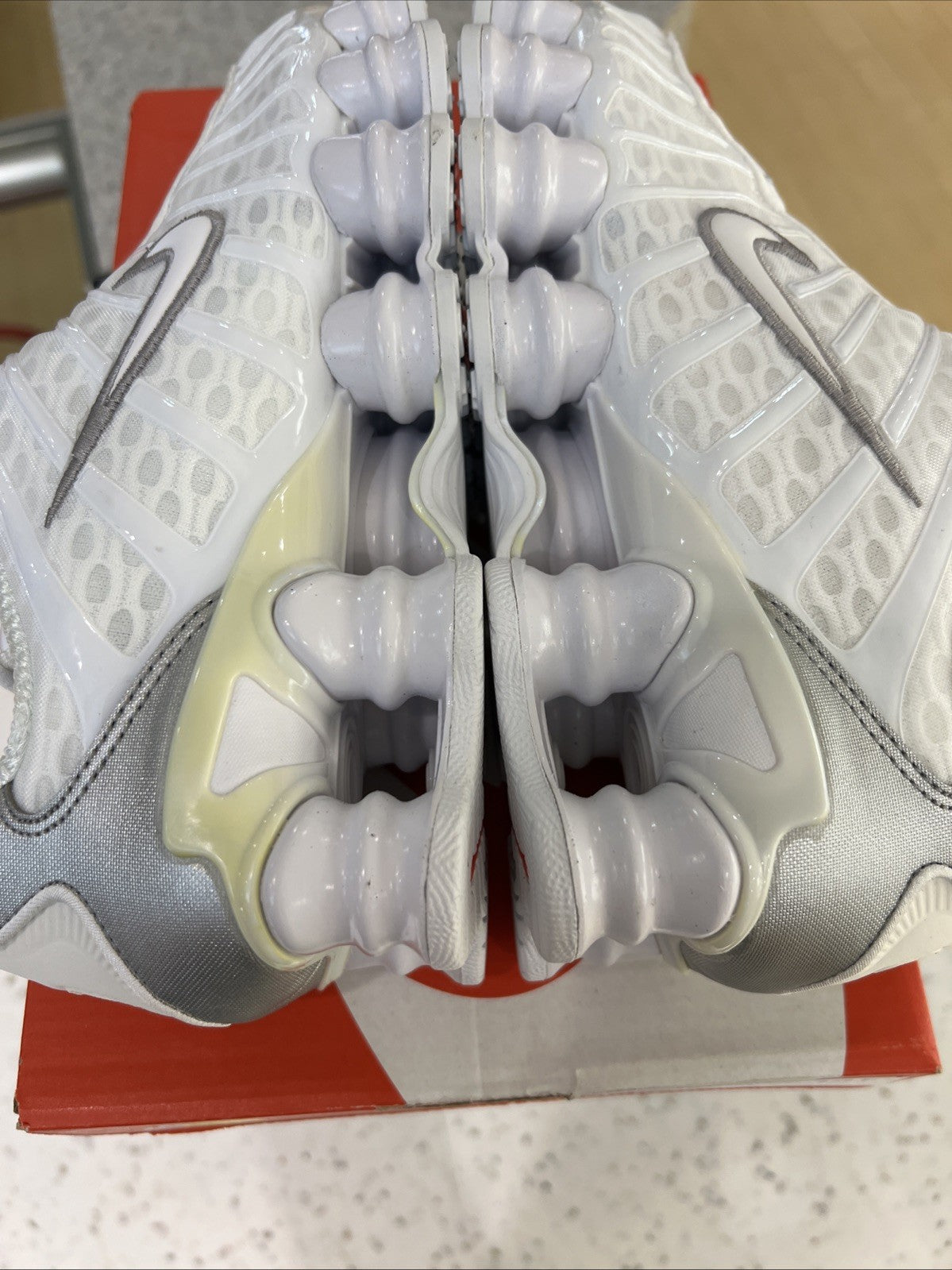Nike Shox TL White/ Metallic Silver Women’s Sz 8 DEFECT YELLOWING