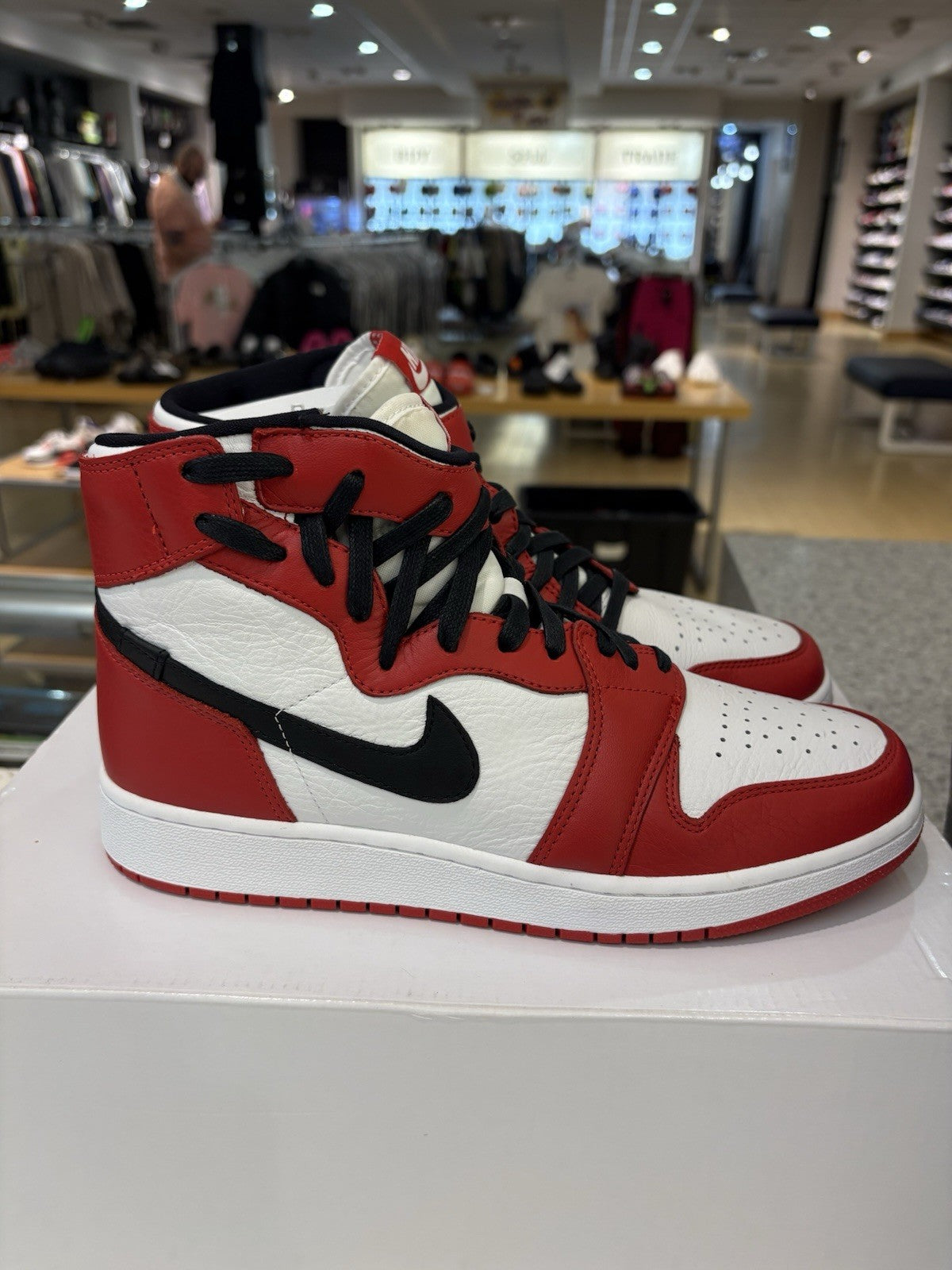 Air Jordan 1 Rebel XX Chicago Women’s Size 9