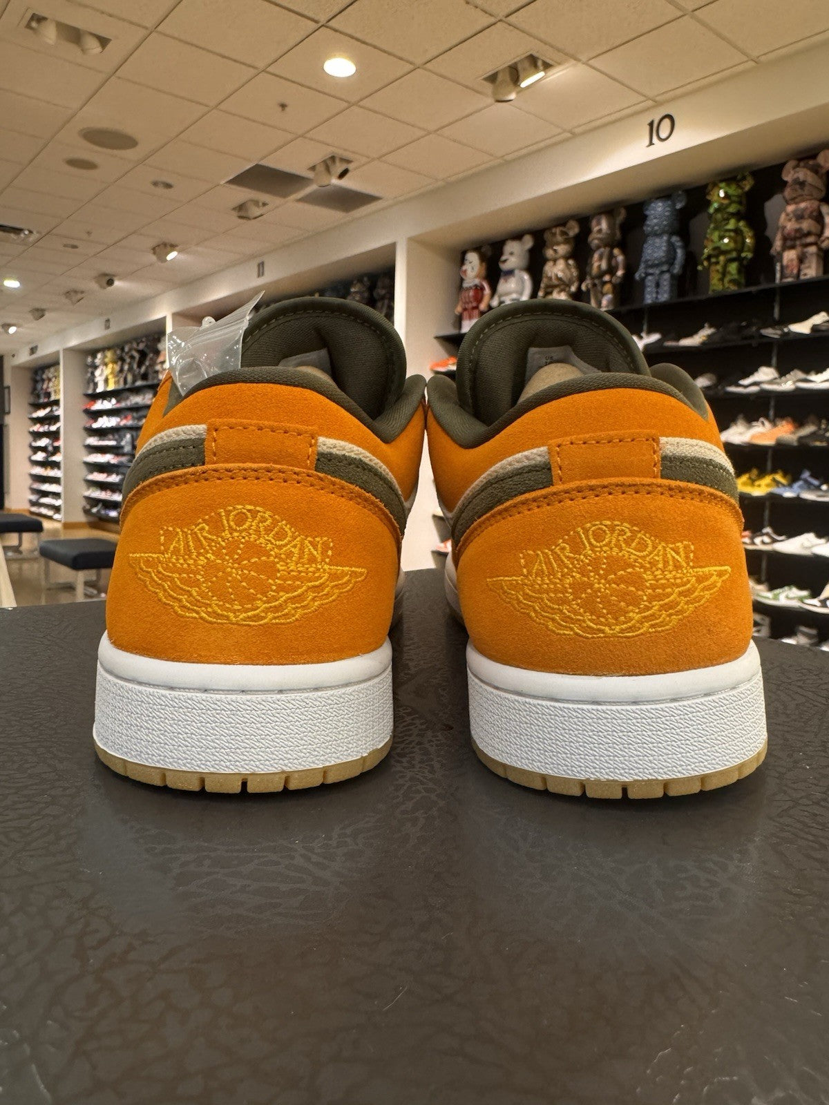 Air Jordan 1 SE Low Light Curry Size 10