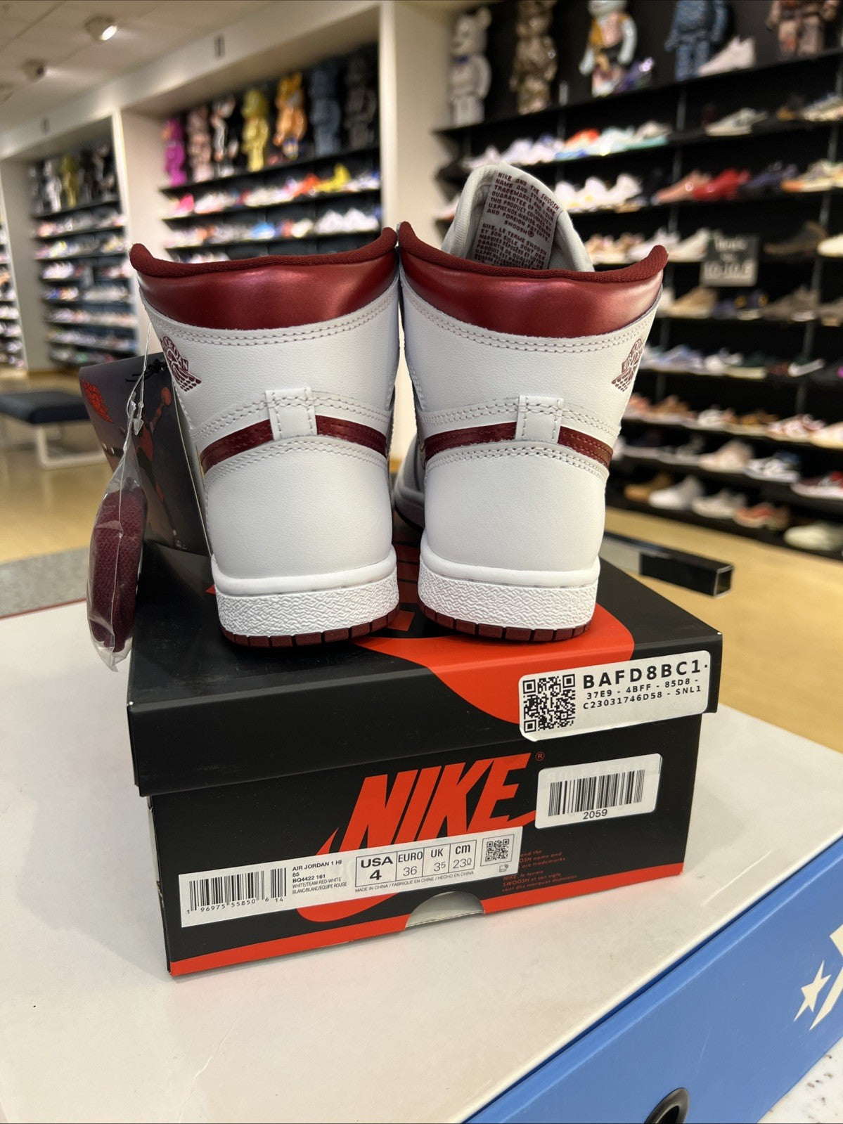 Air Jordan 1 Retro '85 OG High Metallic Burgundy 2024 Sz 4Y