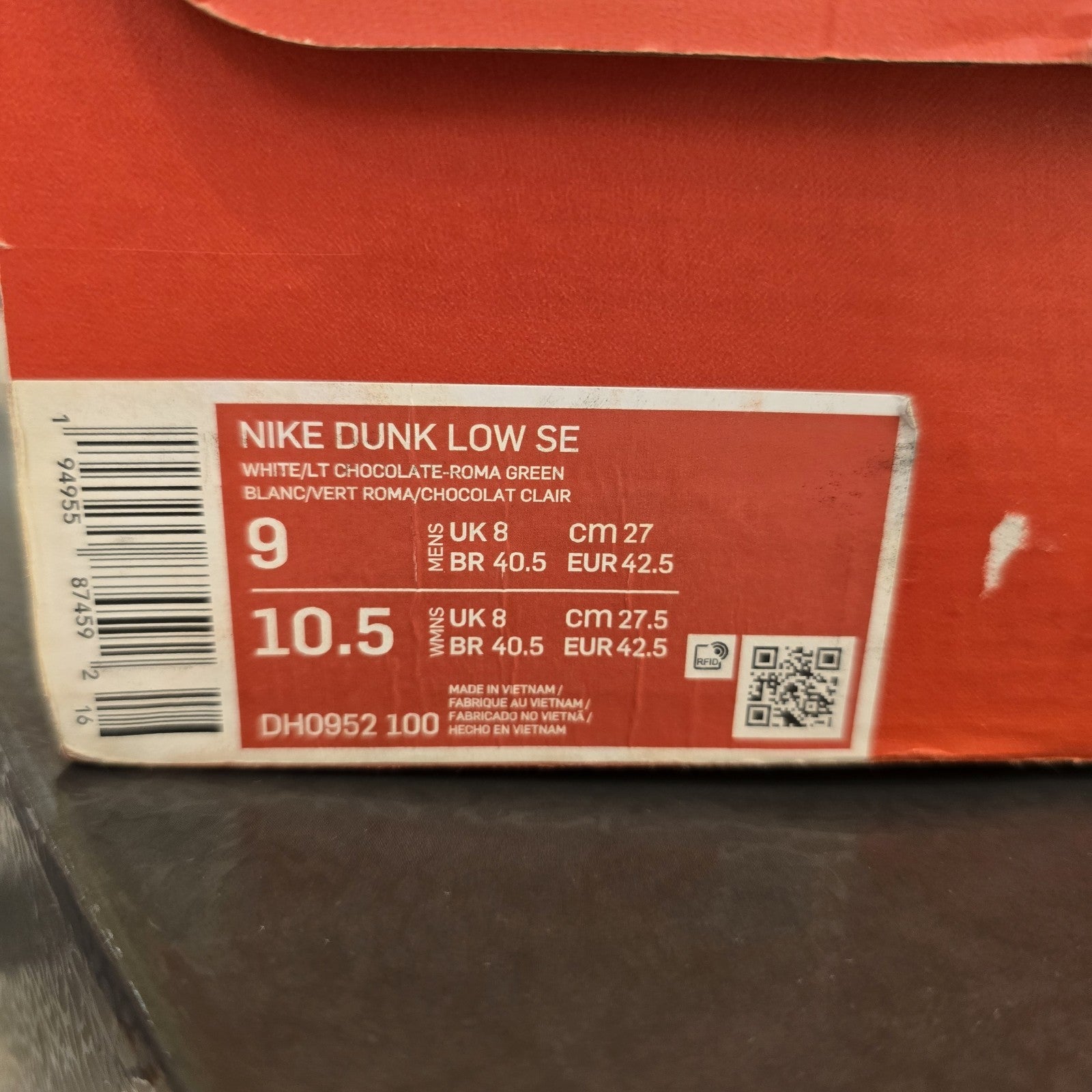 Size 9 - Nike Dunk SE Low Free.99 - White USED