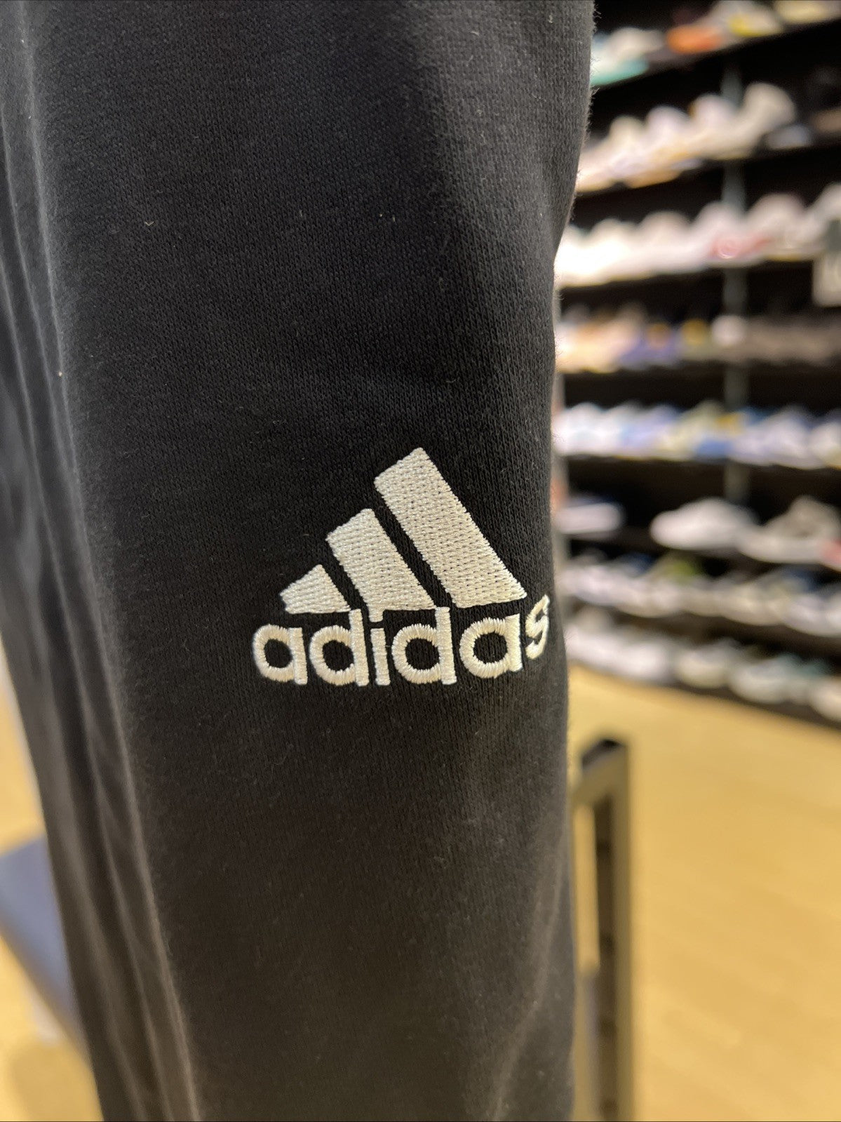 Adidas Essentials Fleece Tapered Elastic Cuff 3-Stripes Pants GK8822