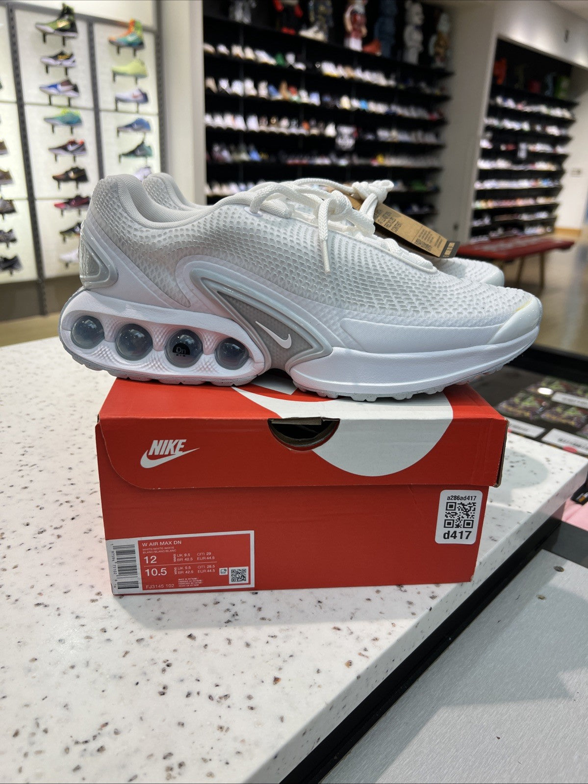 Nike Air Max DN Sneakers Womens Sz 12/10.5M