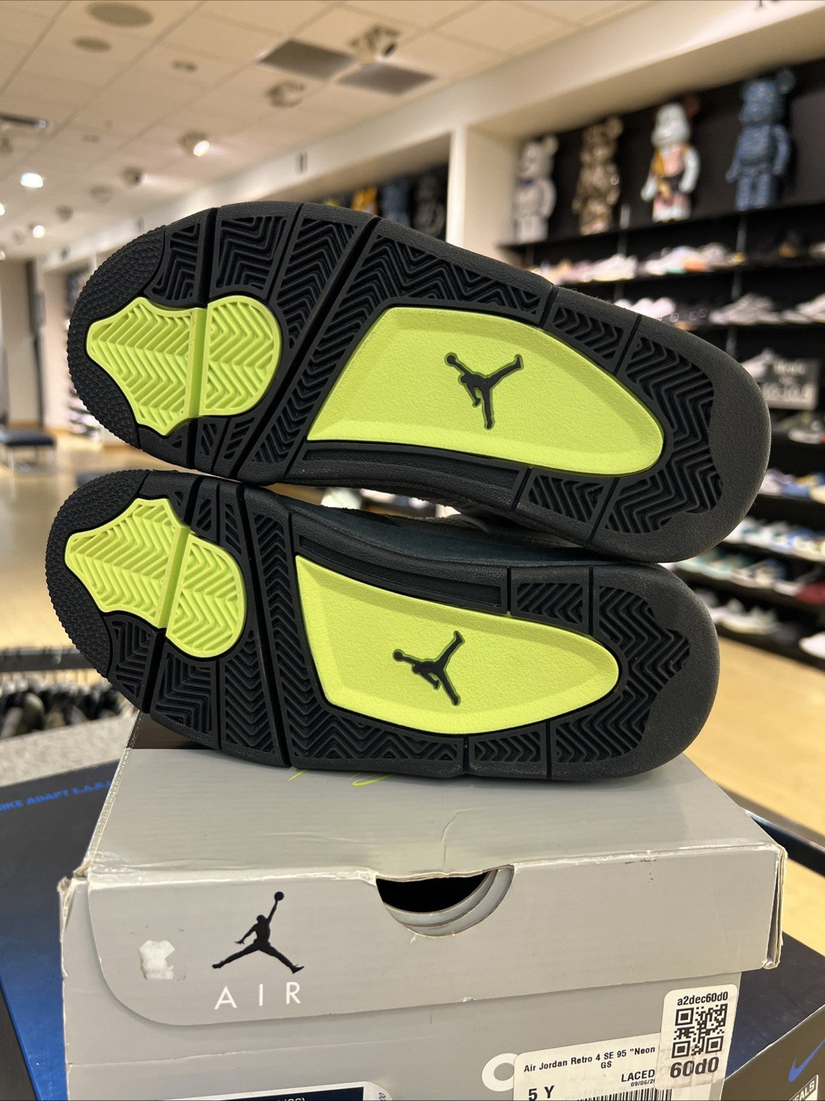Nike Air Jordan 4 Retro SE GS 'Neon 95' Sz 5Y