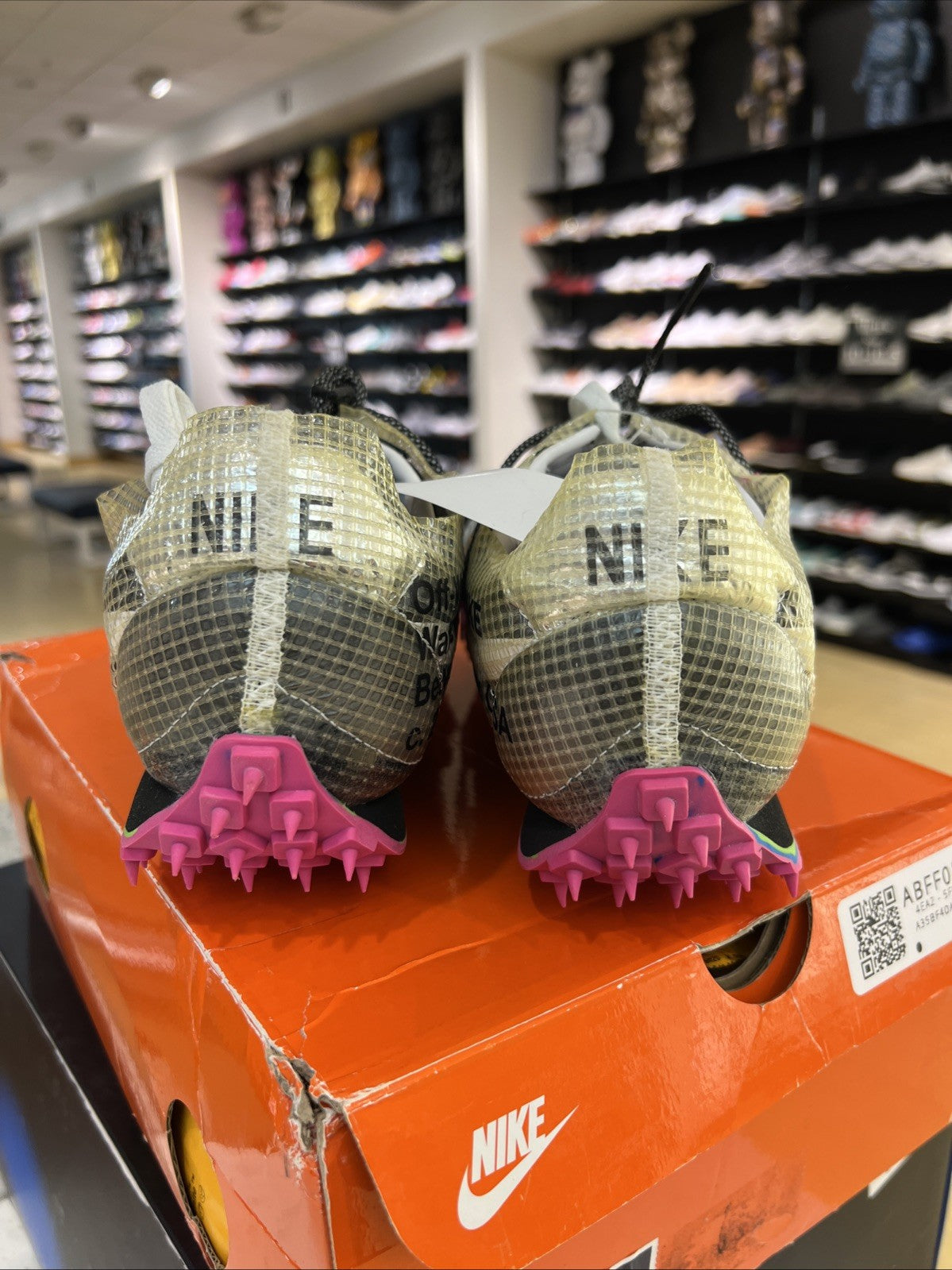 Off-White x Nike Waffle Racer Fuchsia Womens Sz 14/12.5M DEFECT YELLOWING