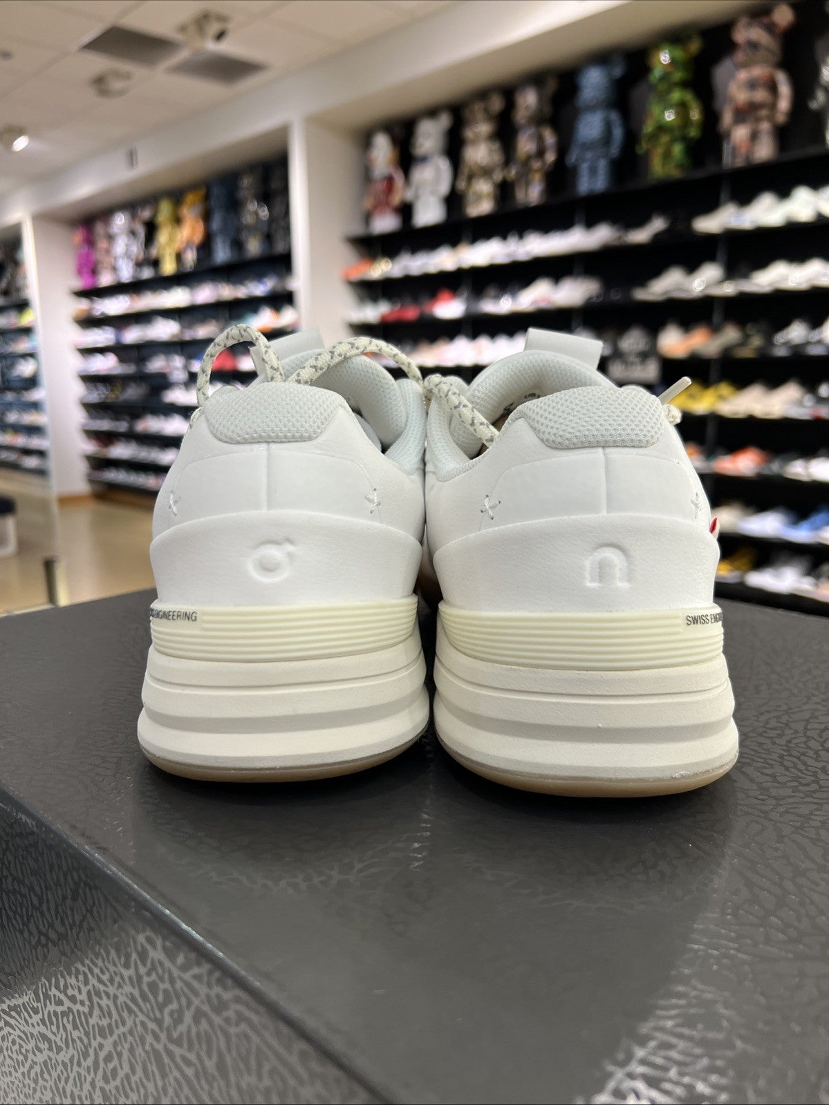 Roger RF2 Kith Sz 9.5 Ronnie Fieg Autograph Only