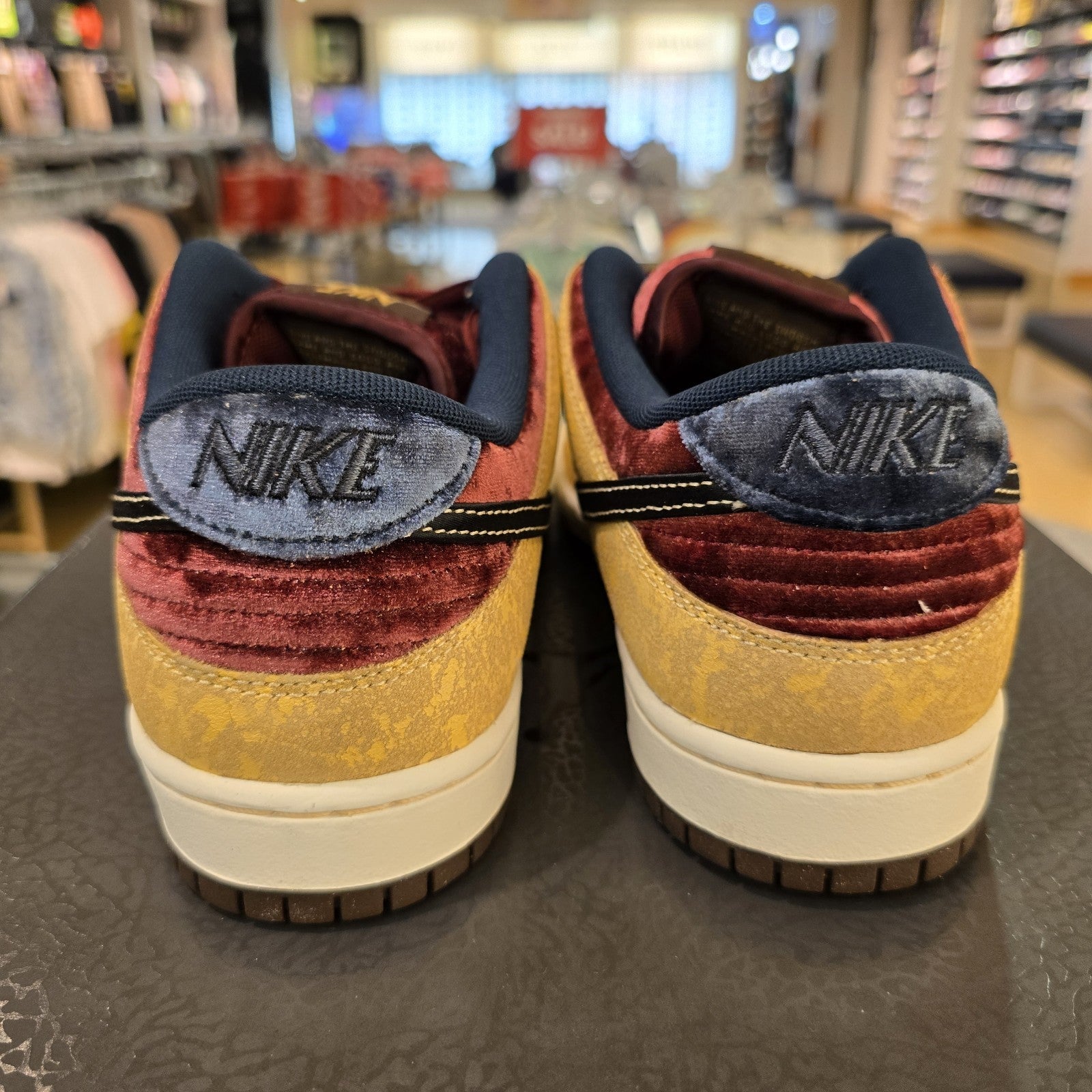 Size 8 - Nike Dunk SB Low City of Cinema