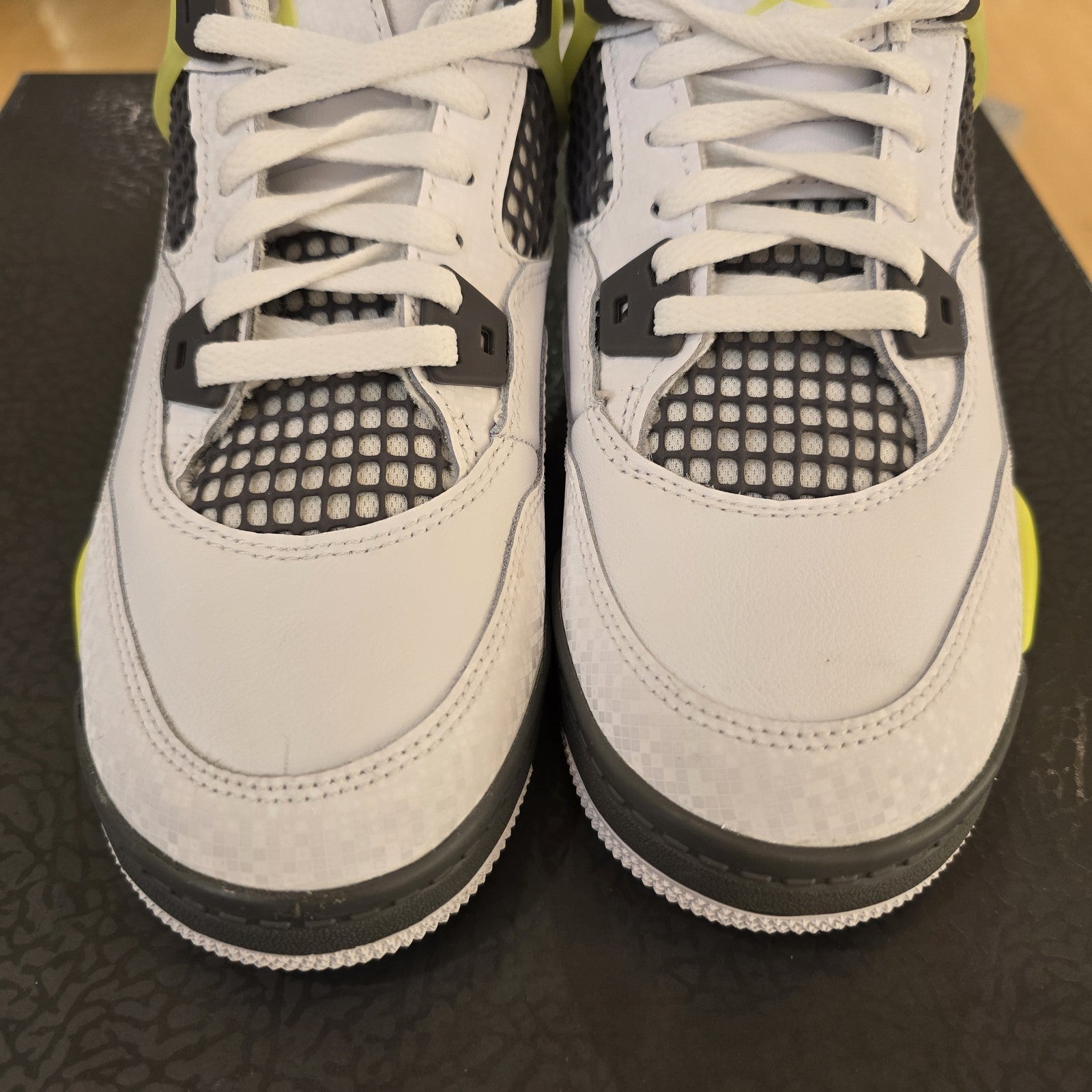 Size 2.5Y - Air Jordan 4 Lemon Twist PS