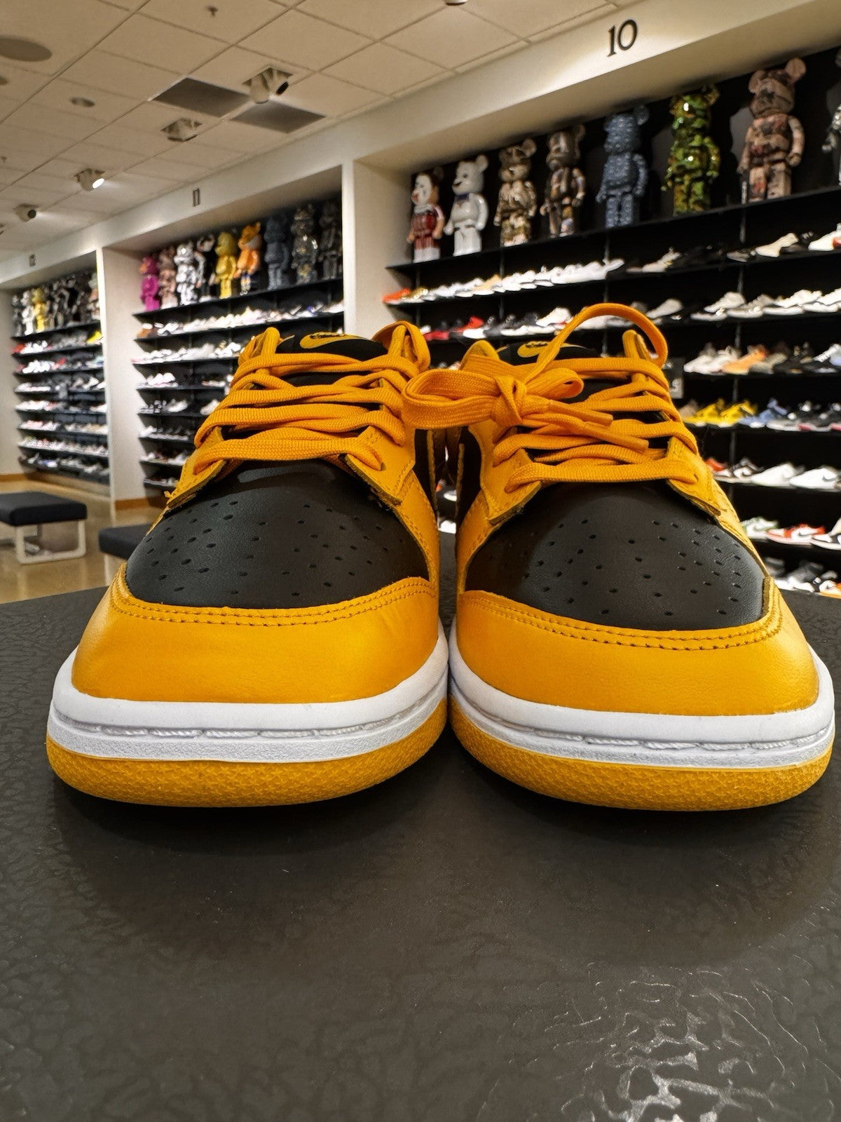 Nike Dunk Low Championship Goldenrod Size 9.5