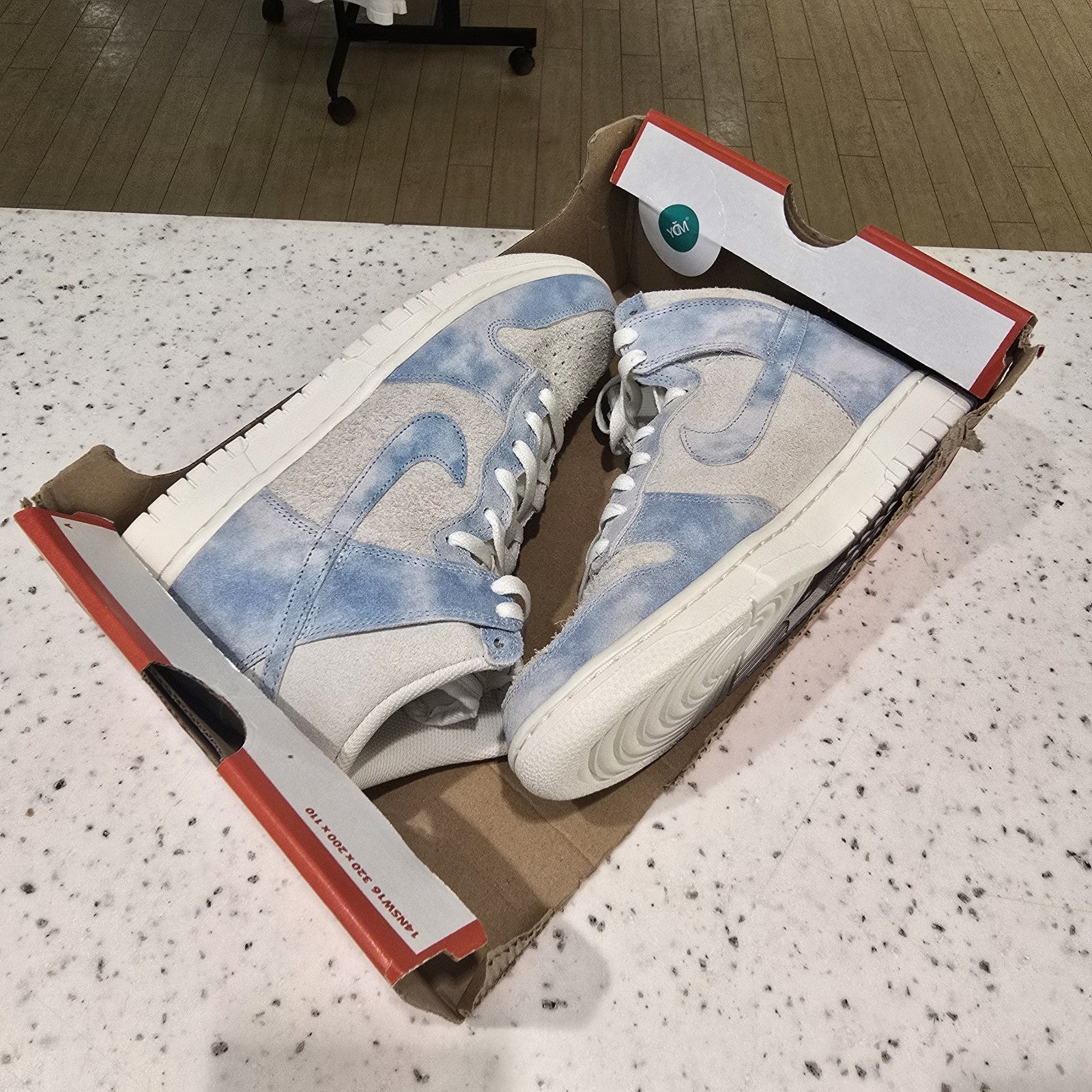 Size 7.5 - Womens Nike DUNK HIGH SE CLOUDS CELESTINE BLUE (W) FD0882-400