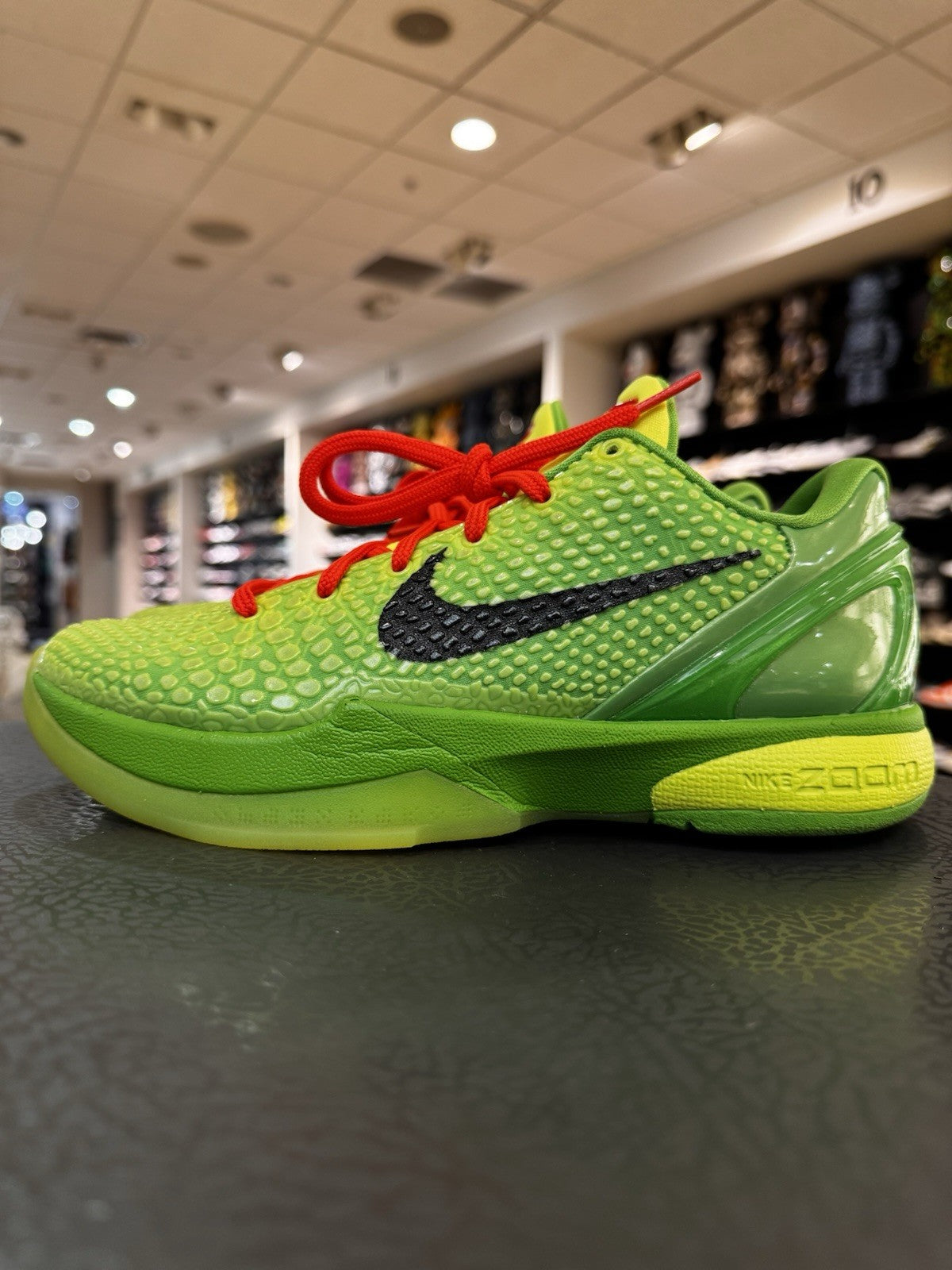 Nike Zoom Kobe 6 Protro Low Grinch Size 6.5 USED