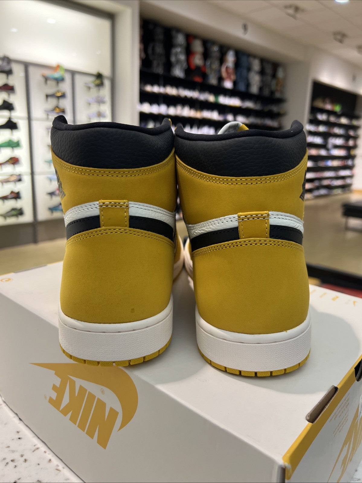 Nike Air Jordan 1 Retro High Yellow Ochre/Black/Sail Sz 13 MISSING LID