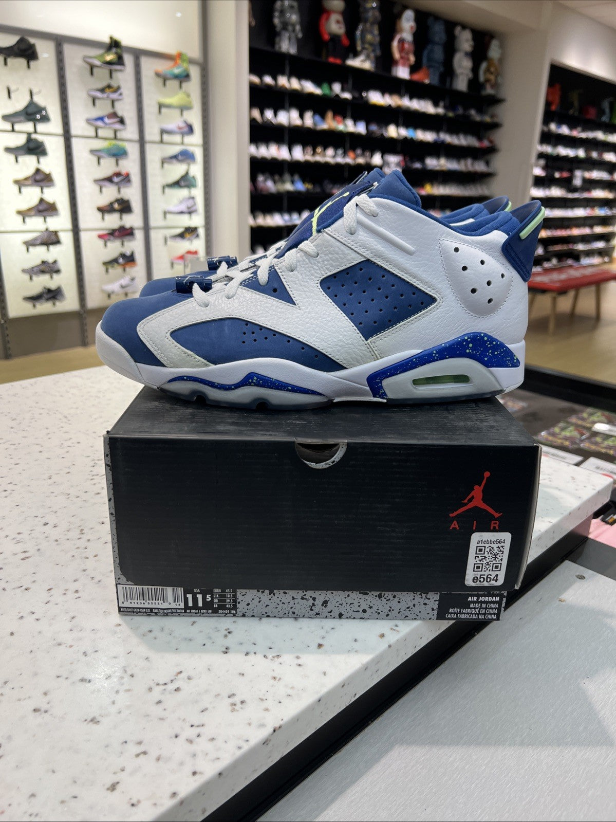 Air Jordan 6 Low Retro Ghost Green Sz 11.5