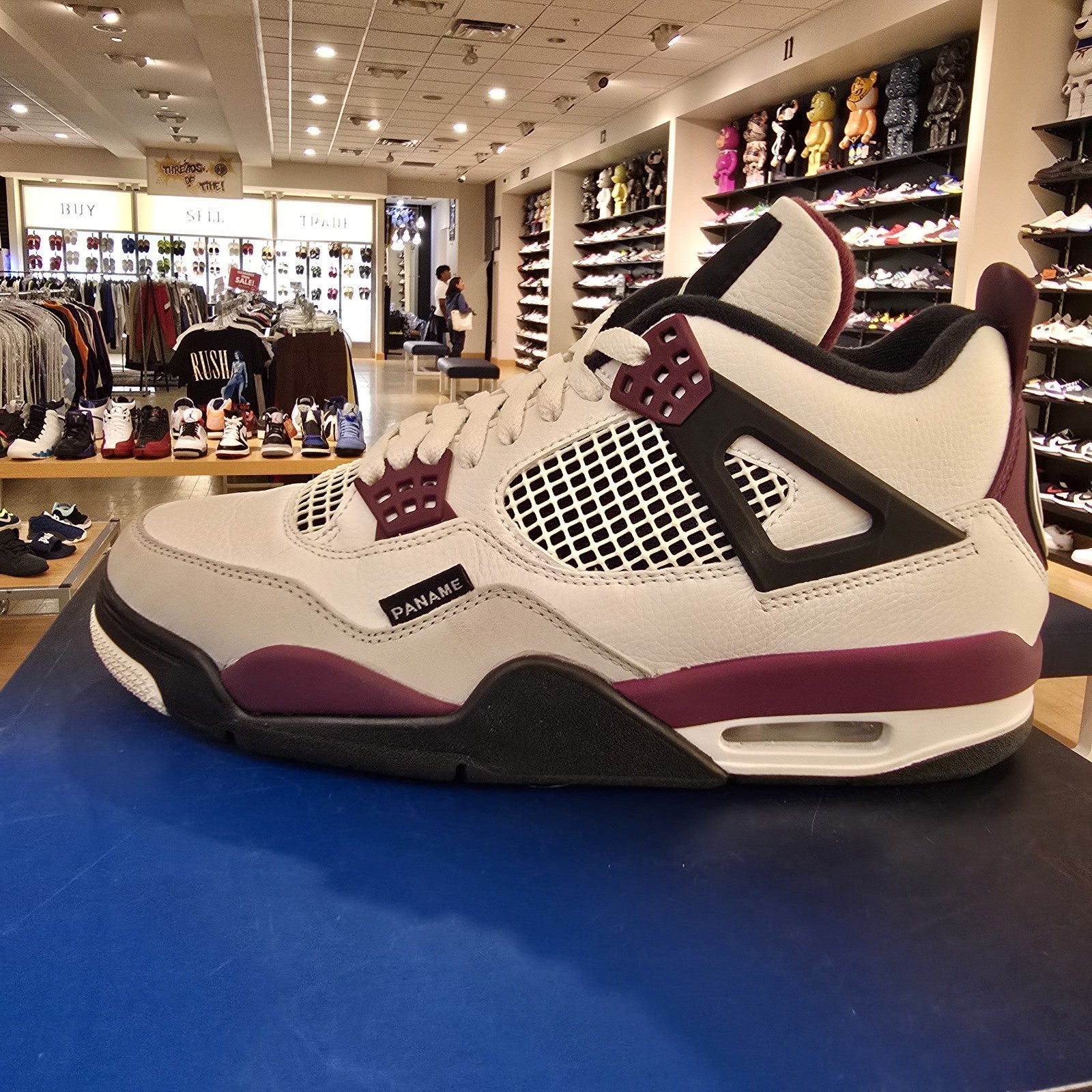 Size 9 - Jordan 4 Retro x Paris Saint-Germain Bordeaux 2020