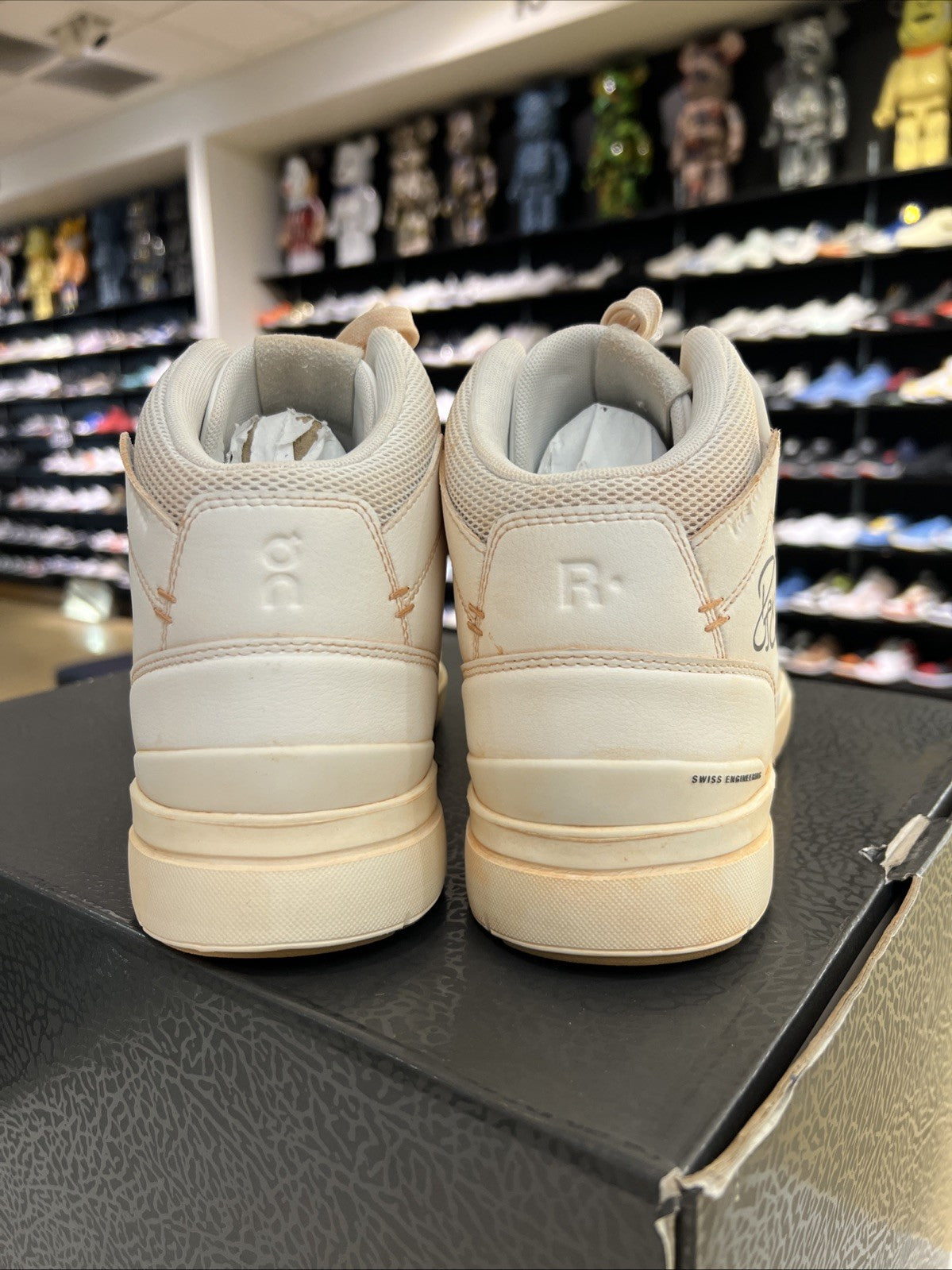 Roger RF2 Pack Kith Sz 11 Federer Autograph Only