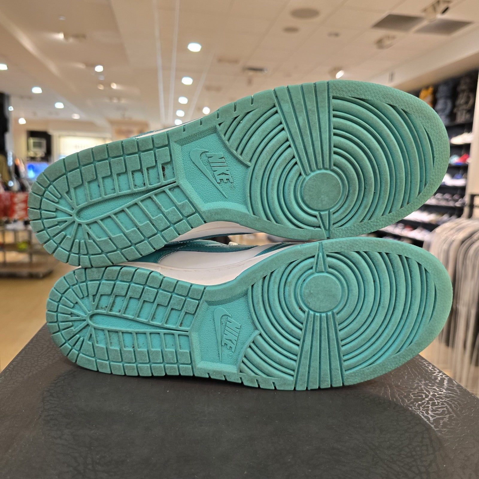 Size 10 - Nike Dunk Low Clear Jade 2023 DV0833-101