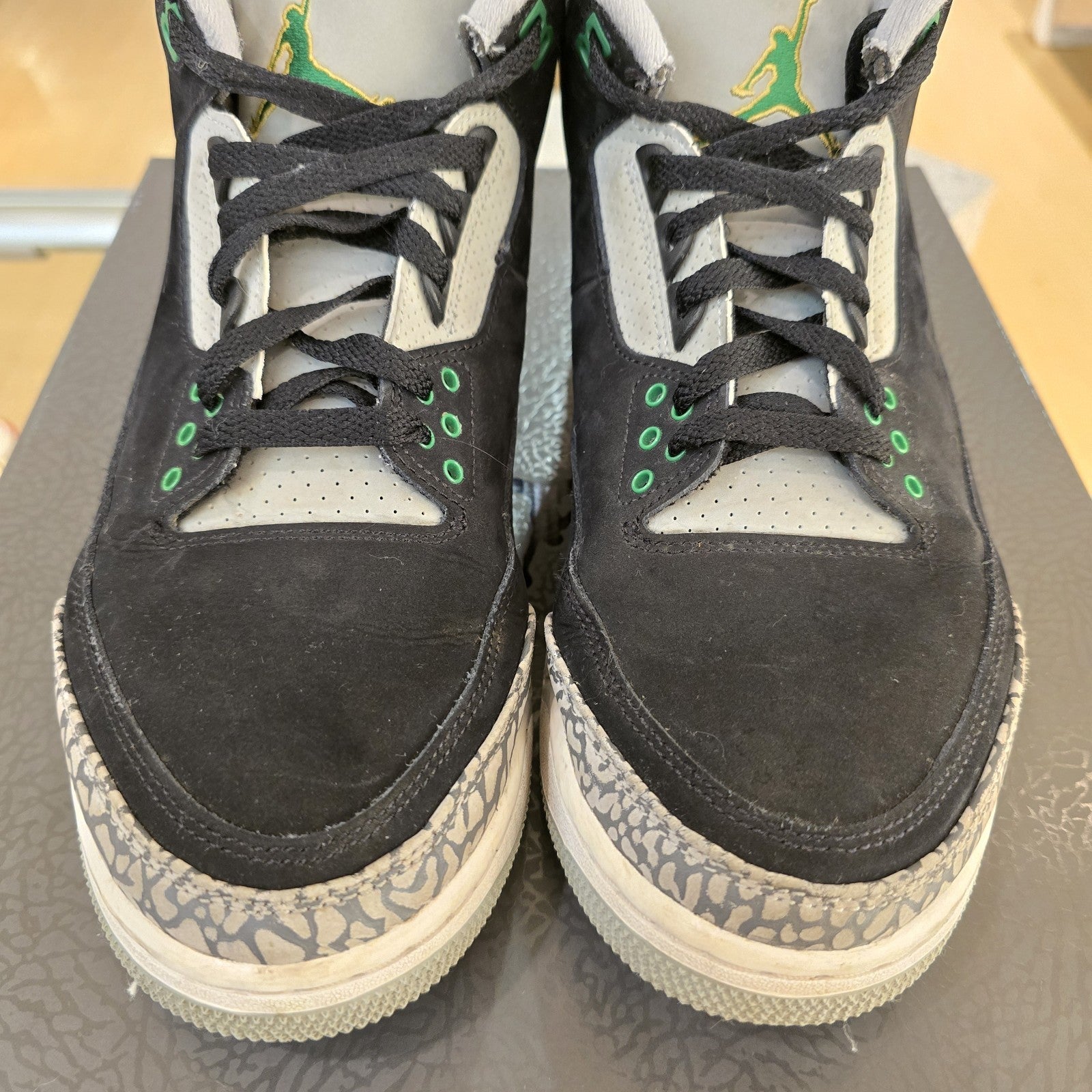 Size 11 - Jordan 3 Retro Mid Pine Green