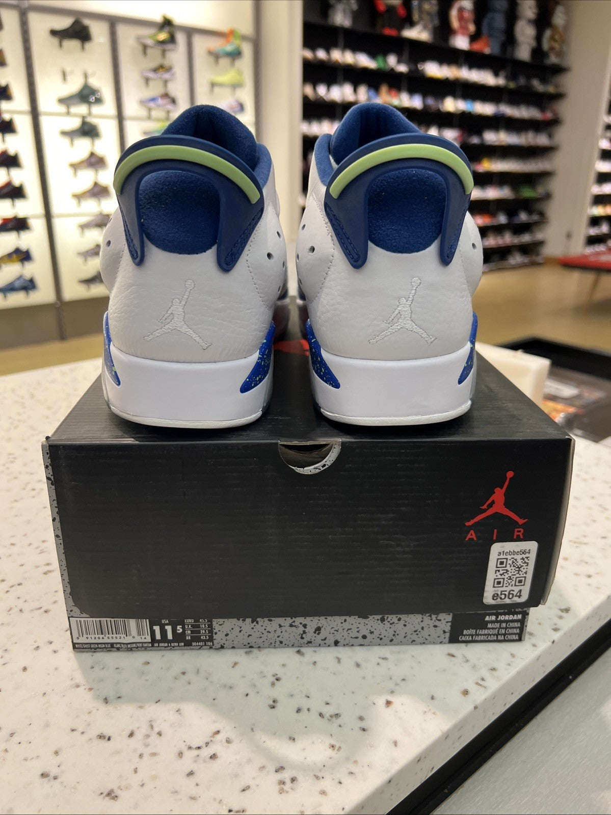 Air Jordan 6 Low Retro Ghost Green Sz 11.5