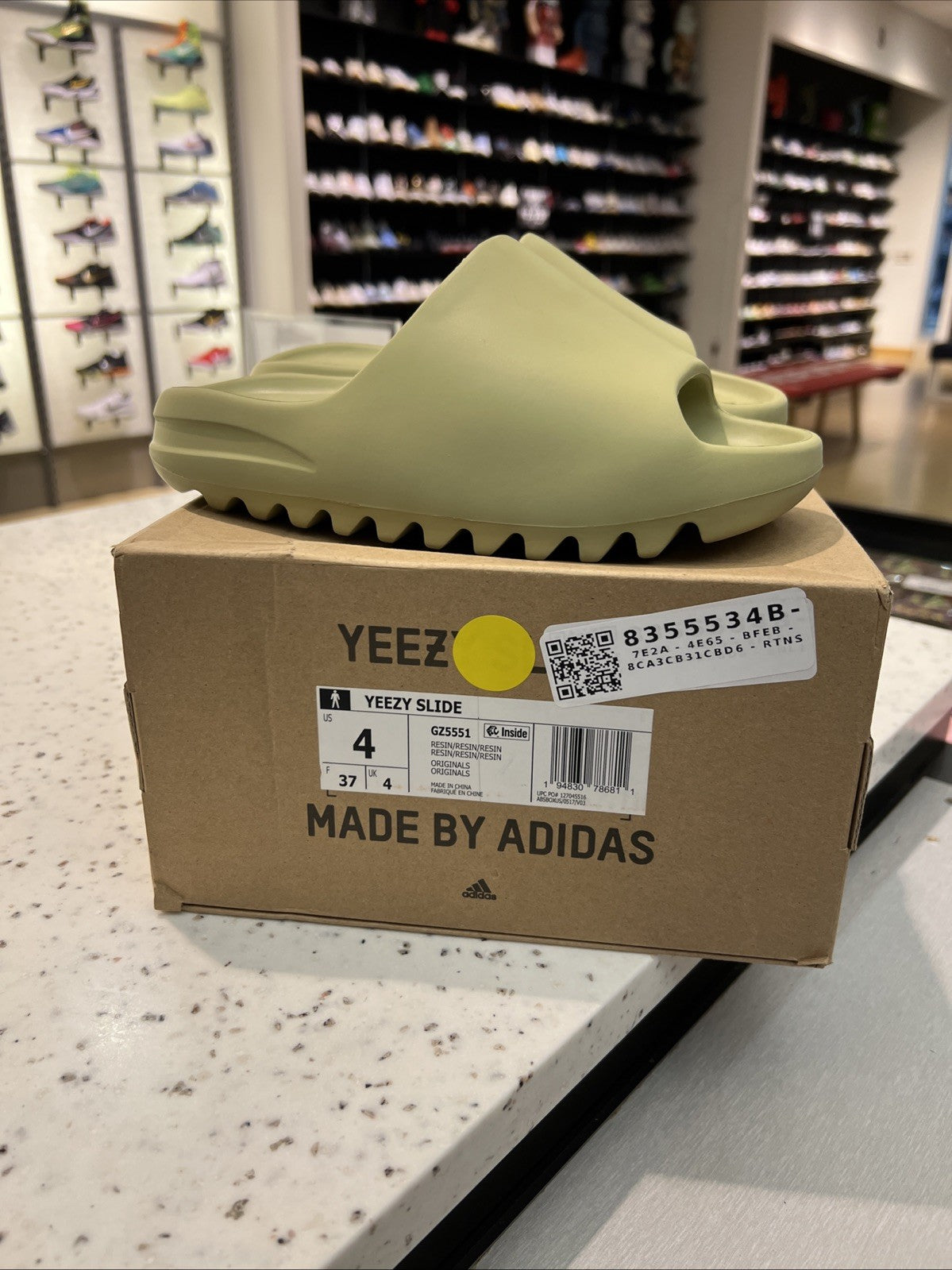 Yeezy Slide Resin GZ5551 Sz 4