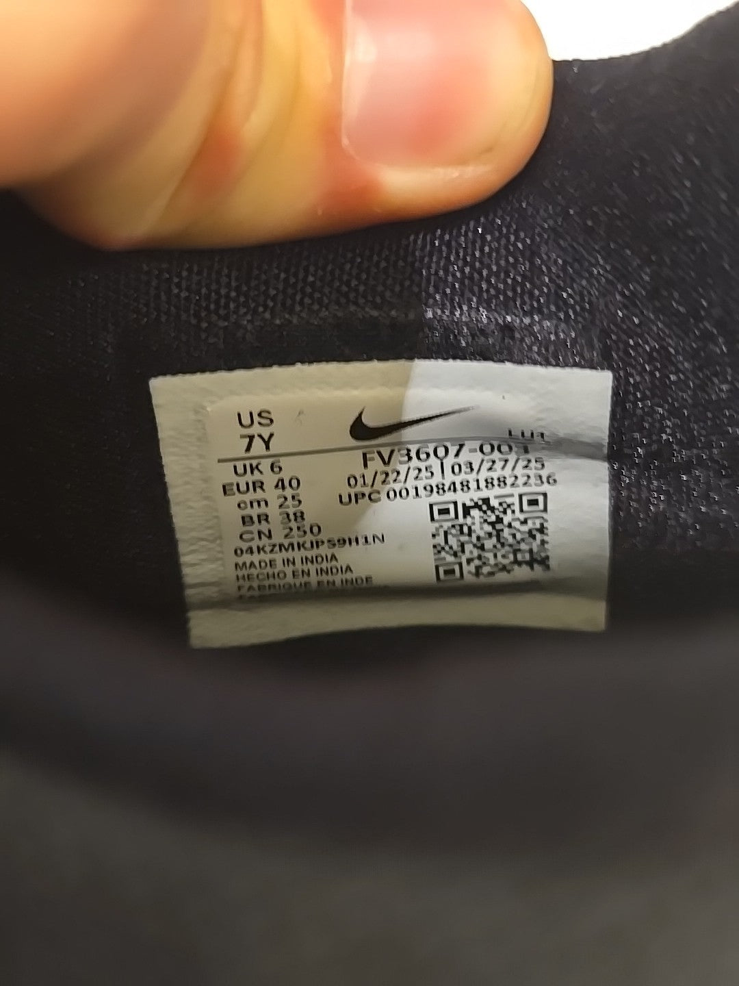 Nike Kobe 9 EM Low TB Black University Gold (GS) Sz 7Y