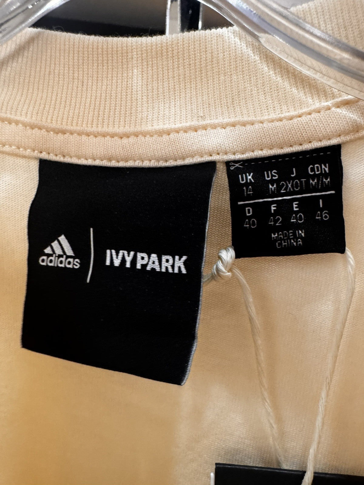 Adidas x Ivy Park oversized Tee SMALL STAIN Size M
