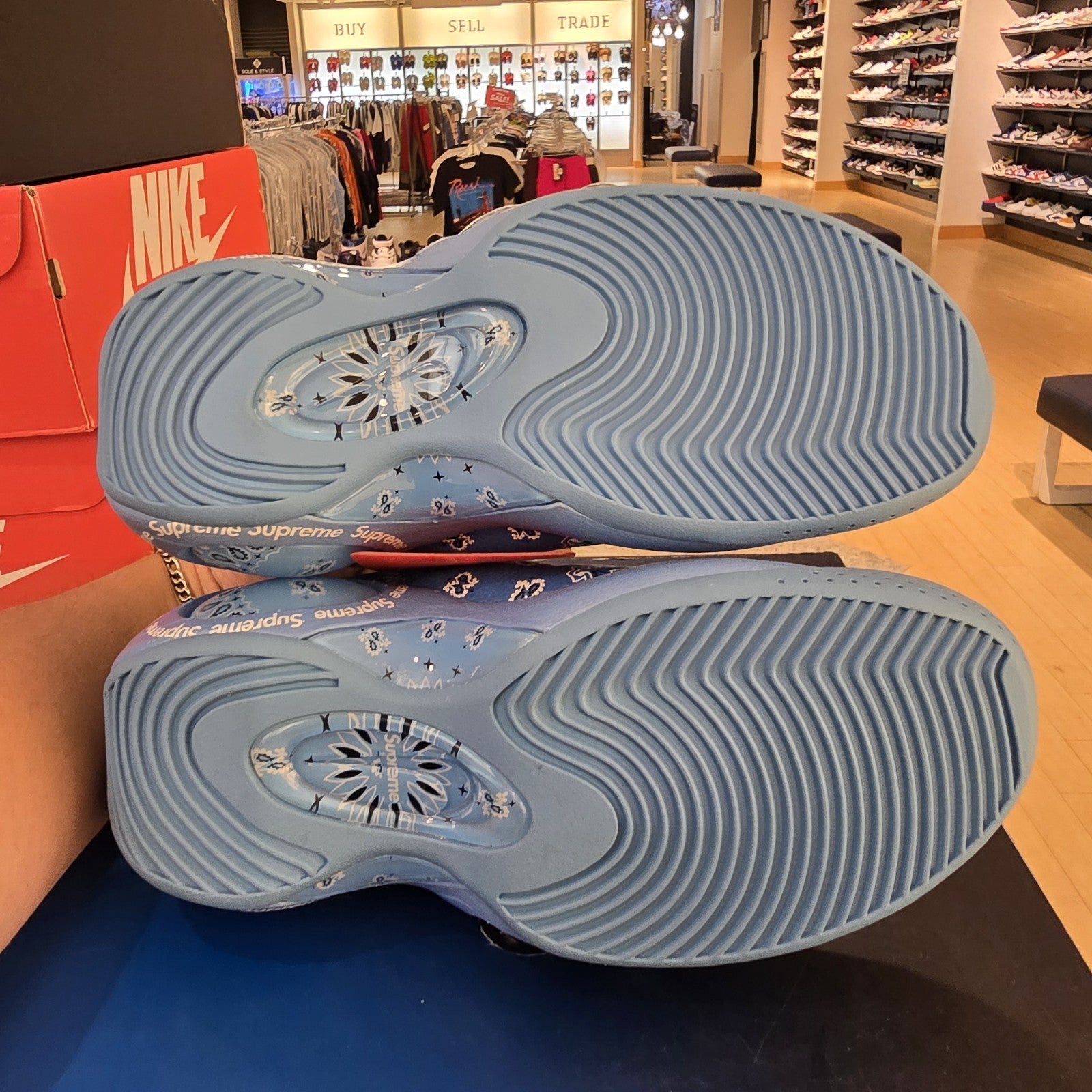 Supreme x Nike Air Zoom Flight 95 SP University Blue SZ 6 Yellowed