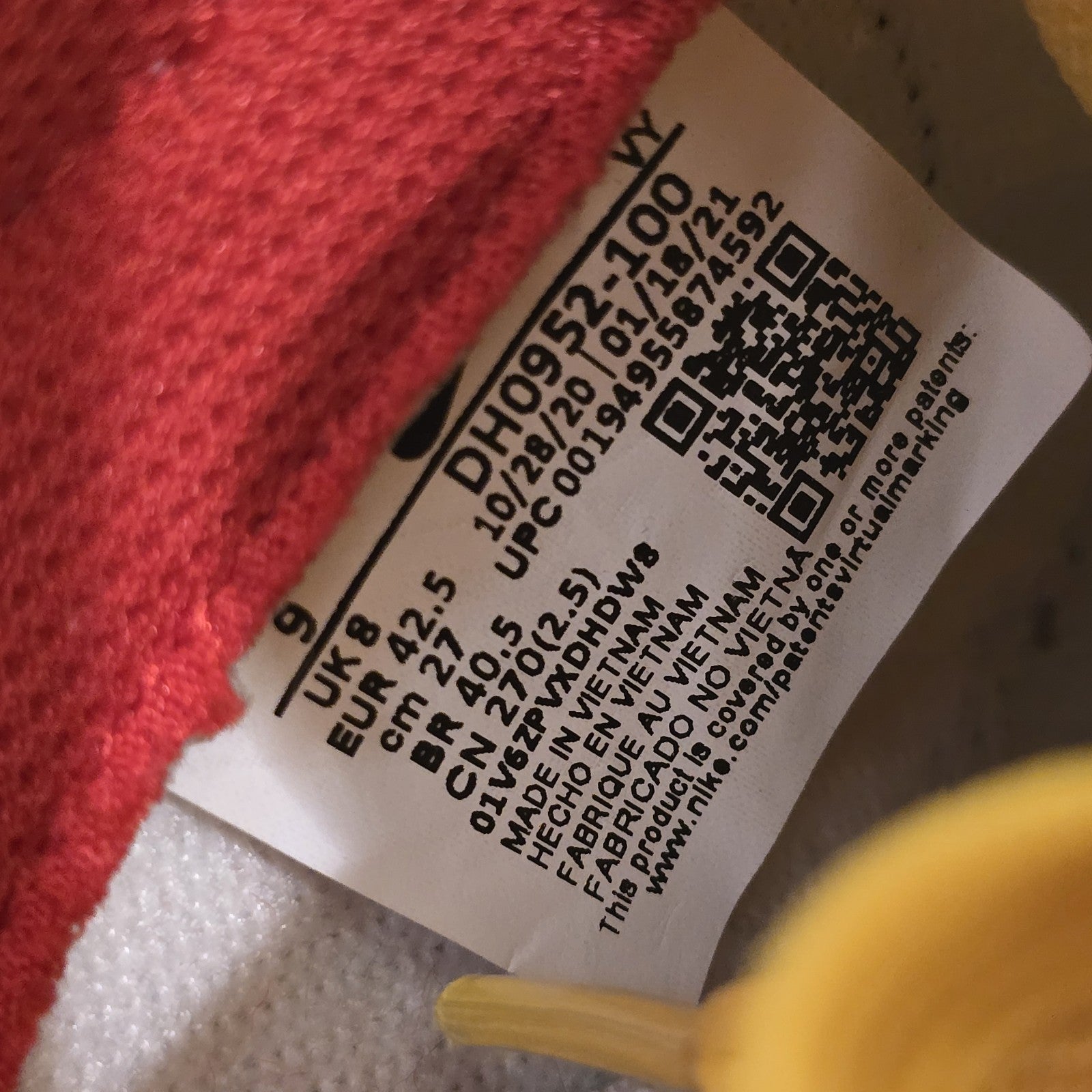 Size 9 - Nike Dunk SE Low Free.99 - White USED