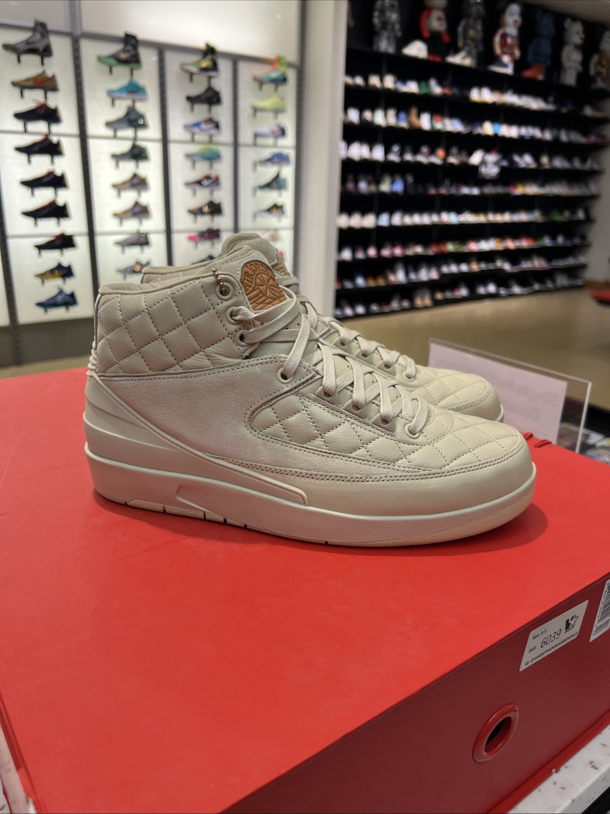 Air Jordan RETRO 2 'JUST DON BEACH' Sz 8.5 DEFECT
