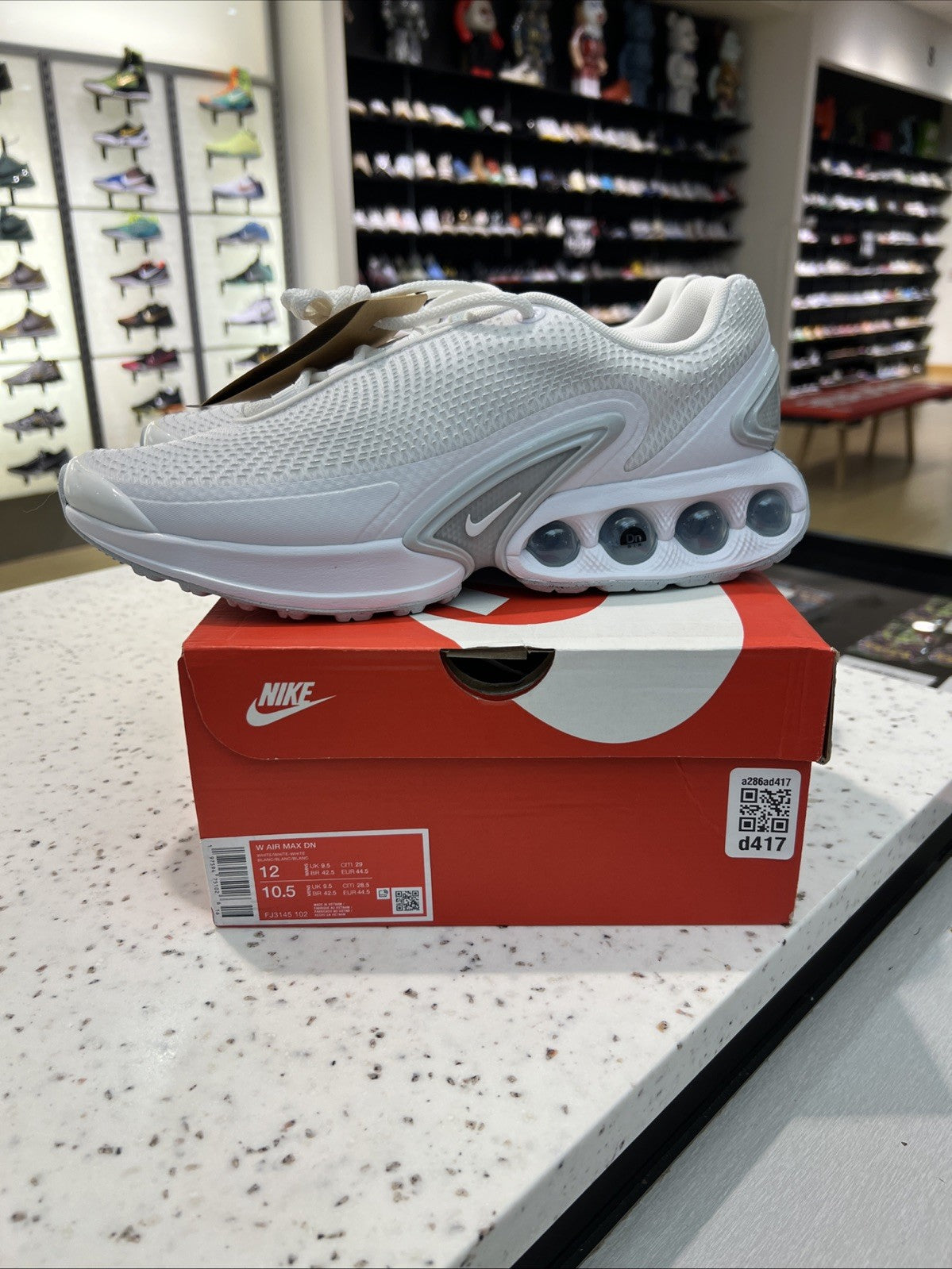 Nike Air Max DN Sneakers Womens Sz 12/10.5M
