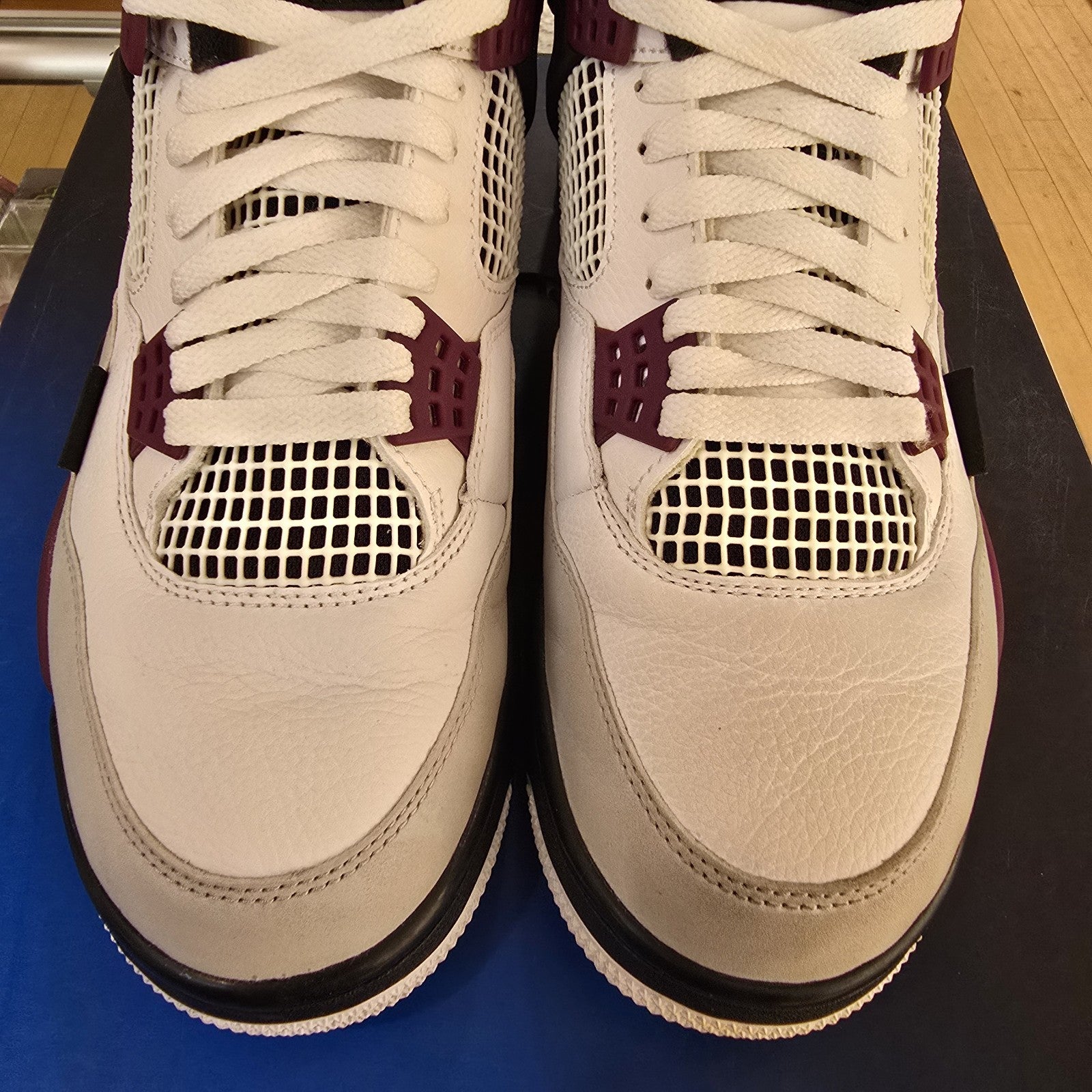 Size 9 - Jordan 4 Retro x Paris Saint-Germain Bordeaux 2020