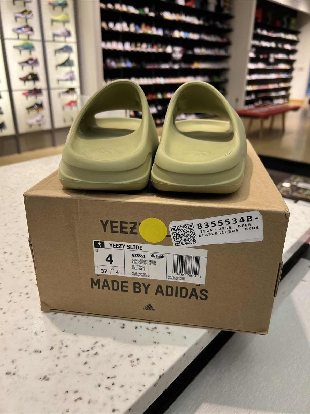 Yeezy Slide Resin GZ5551 Sz 4
