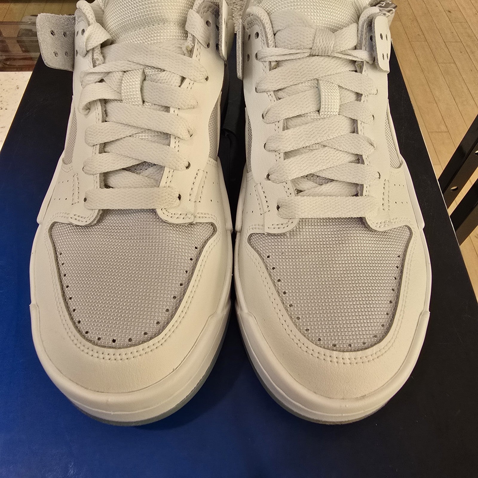 Nike Dunk Disrupt Low Photon Dust (Women's) SZ 11/9.5M Yellowed